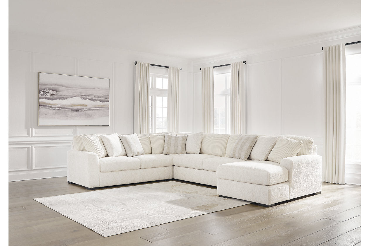 Chessington Ivory 4-Piece Sectional with Chaise - Ashley - Luna Furniture