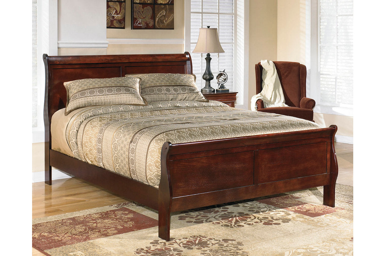Alisdair Reddish Brown California King Sleigh Bed - Ashley - Luna Furniture