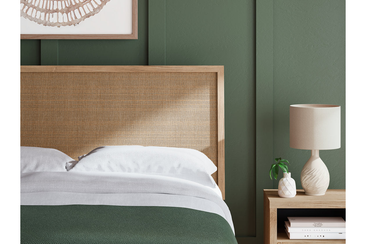 Cielden Two-tone Queen Platform Bed - Ashley - Luna Furniture