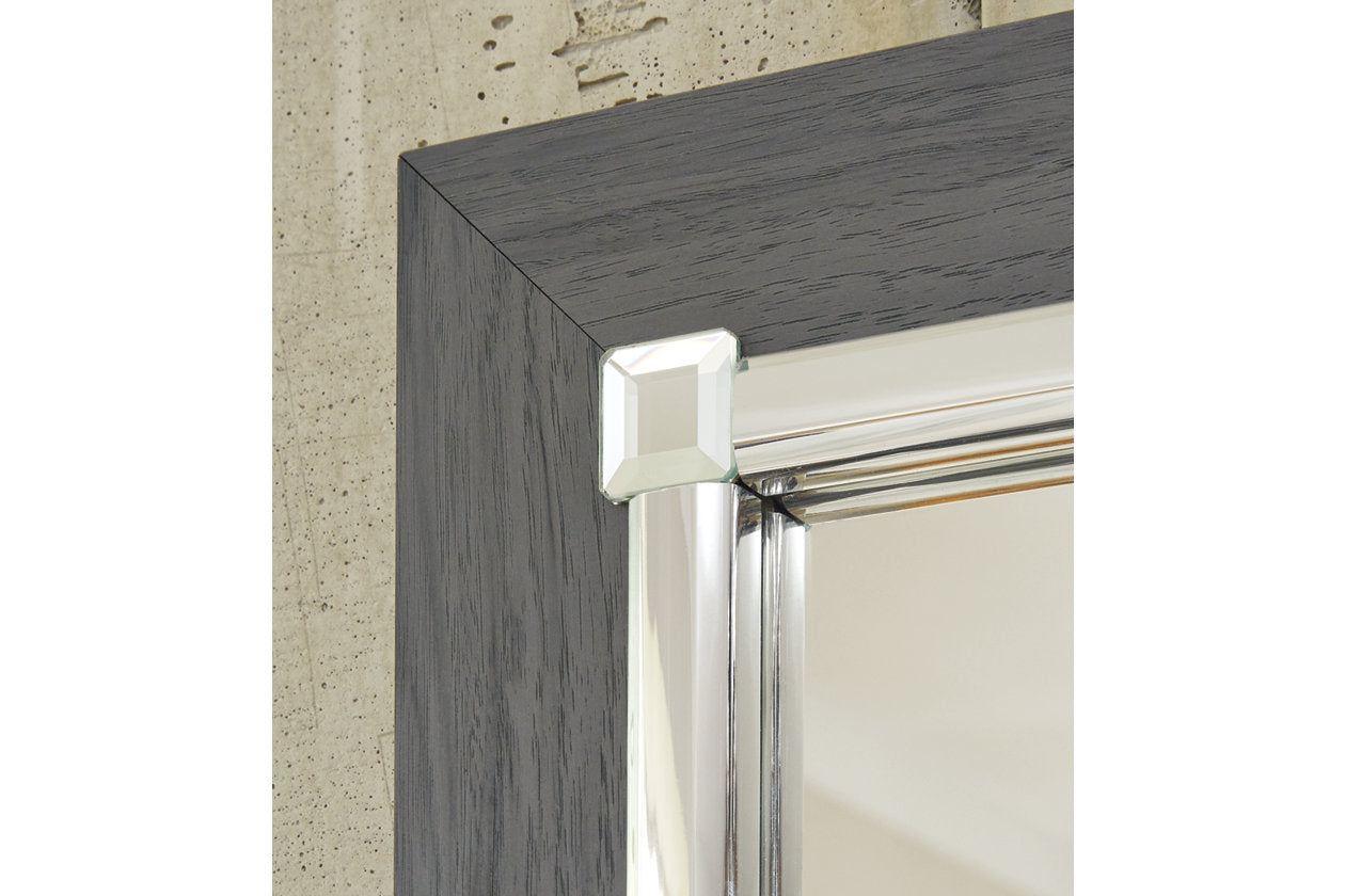 Lodanna Gray Dresser and Mirror - Ashley - Luna Furniture