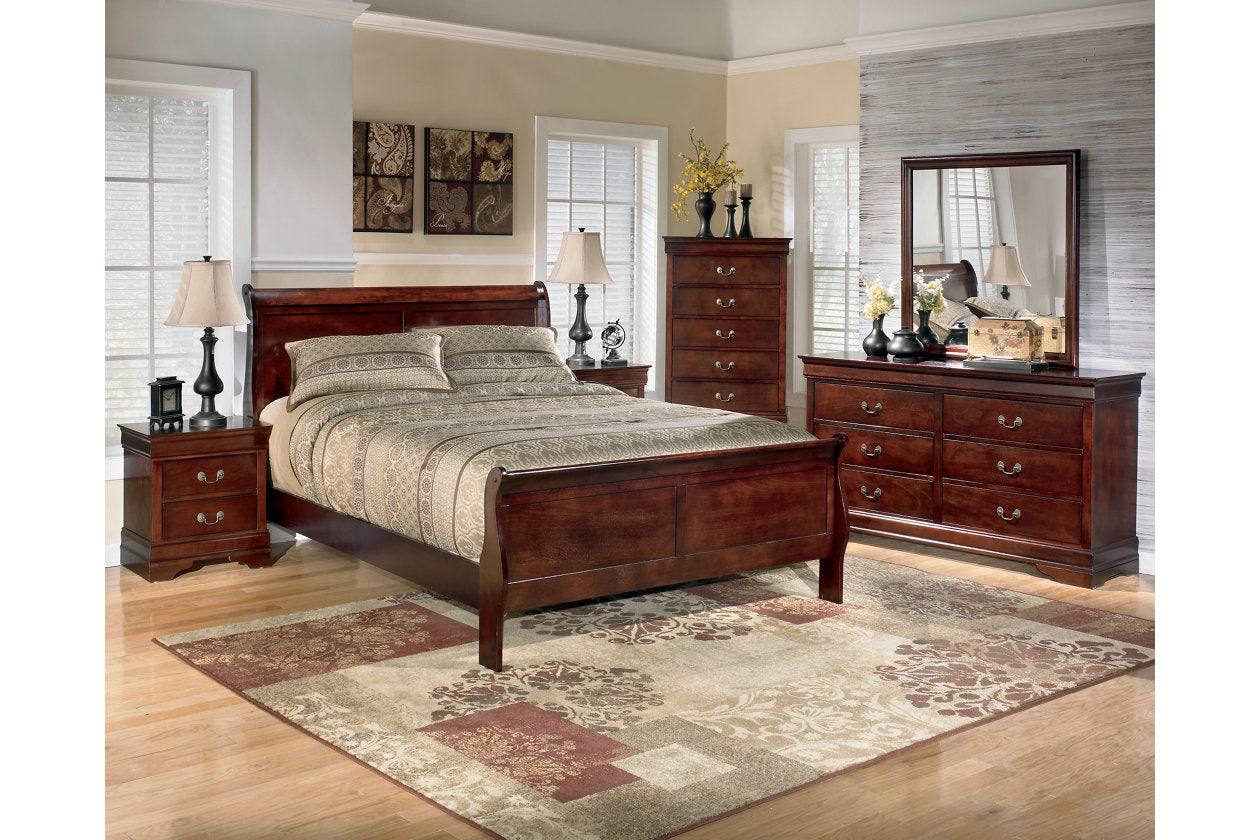 Alisdair Reddish Brown Dresser and Mirror - Ashley - Luna Furniture