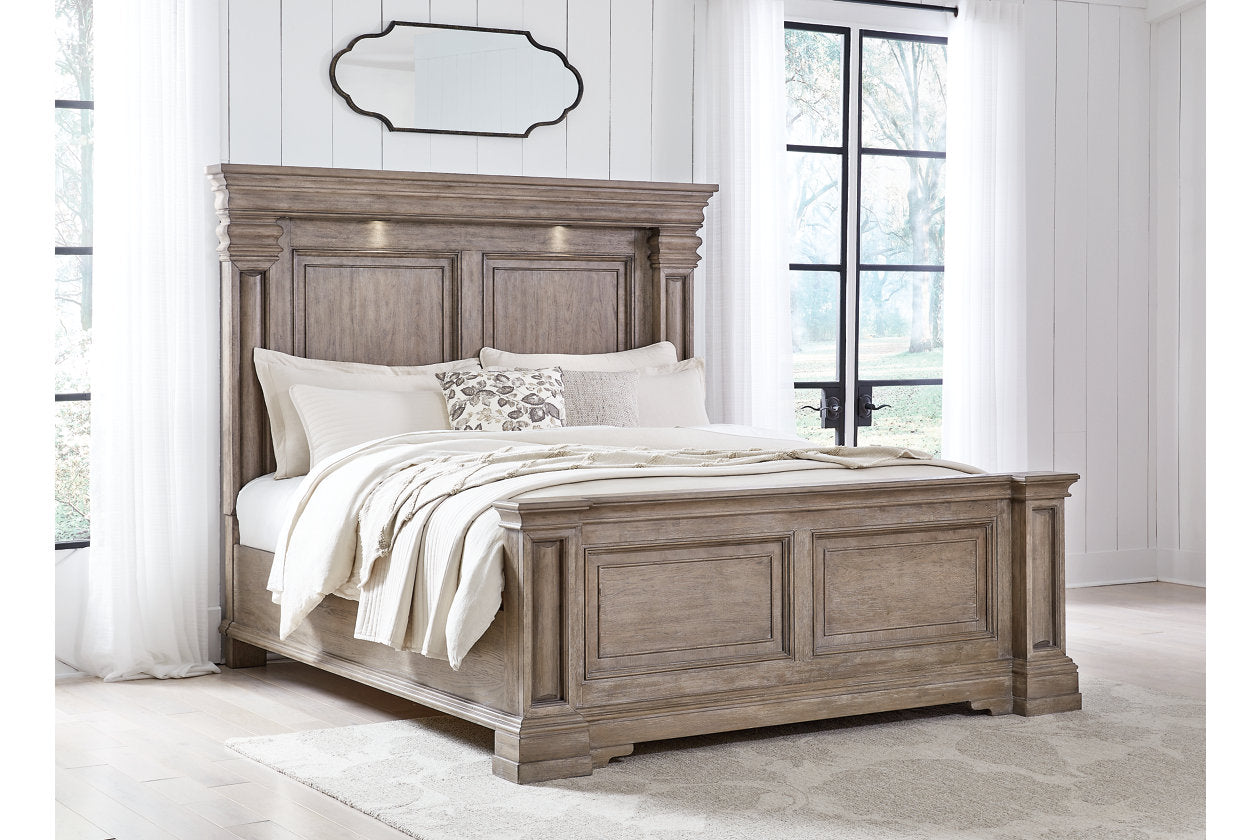 Blairhurst Light Grayish Brown California King Panel Bed - Ashley - Luna Furniture