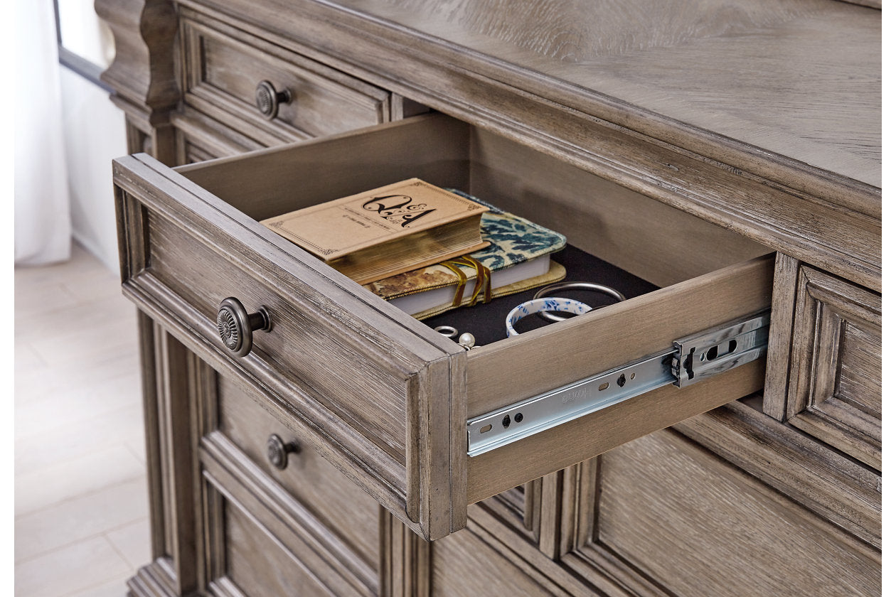 Blairhurst Light Grayish Brown Dresser and Mirror - Ashley - Luna Furniture