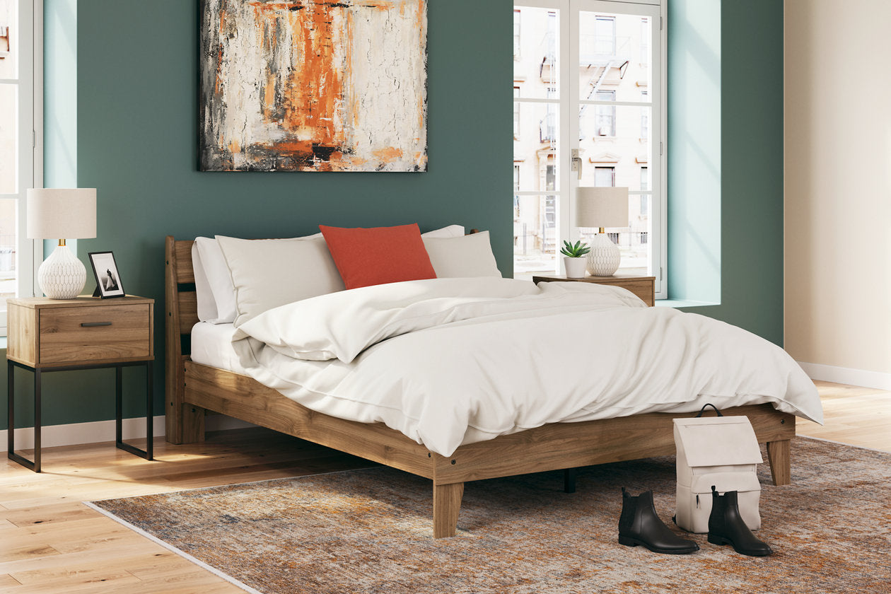 Deanlow Honey Queen Platform Panel Bed - Ashley - Luna Furniture