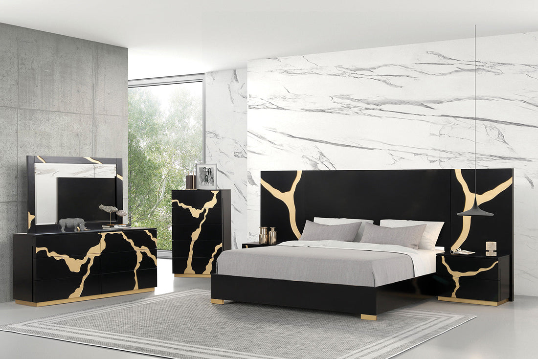 Goldsberg Black/Gold Contemporary Wall Panel Bedroom Set