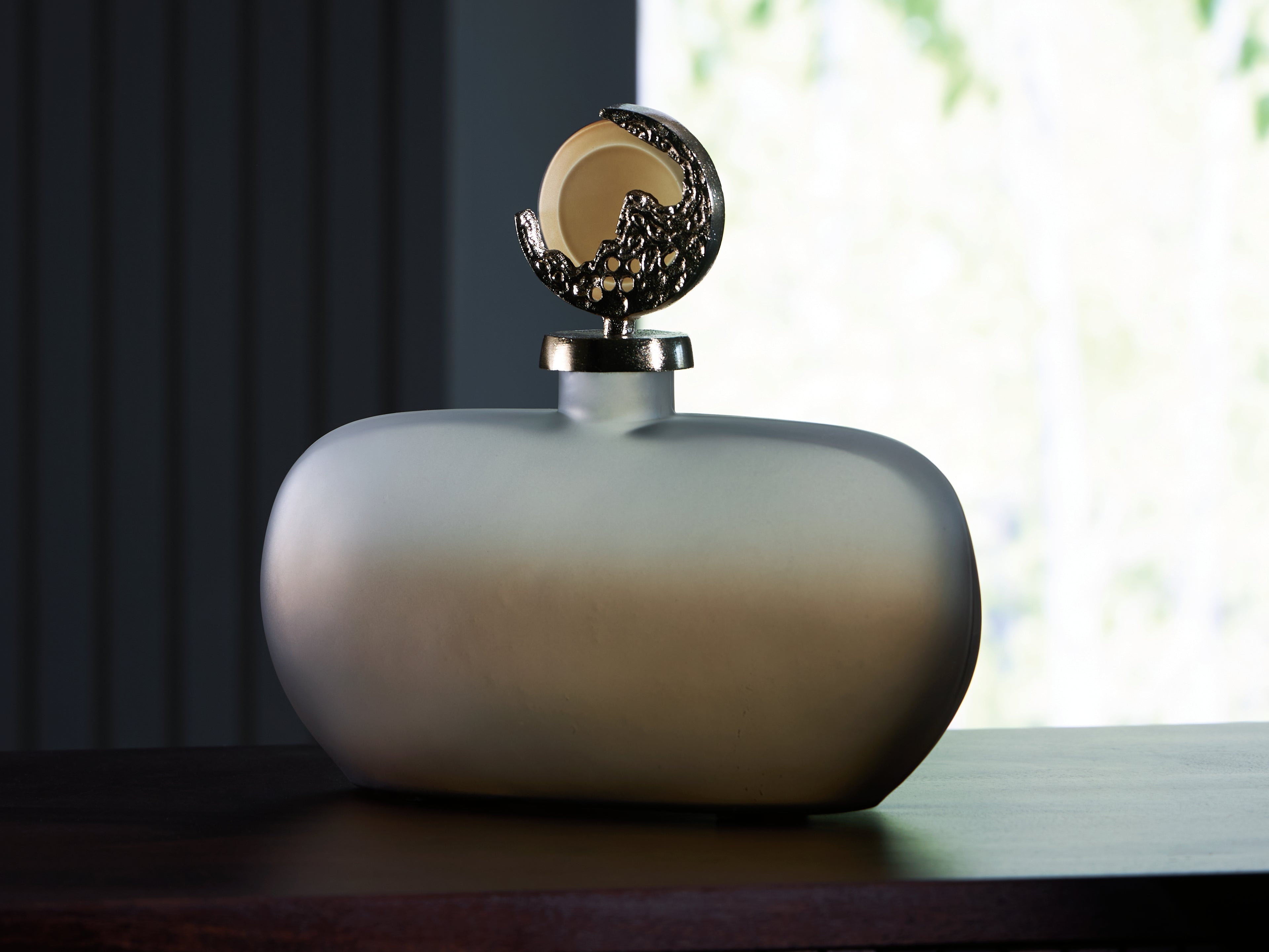 Acario Taupe/Gold Finish Jar - A2000781