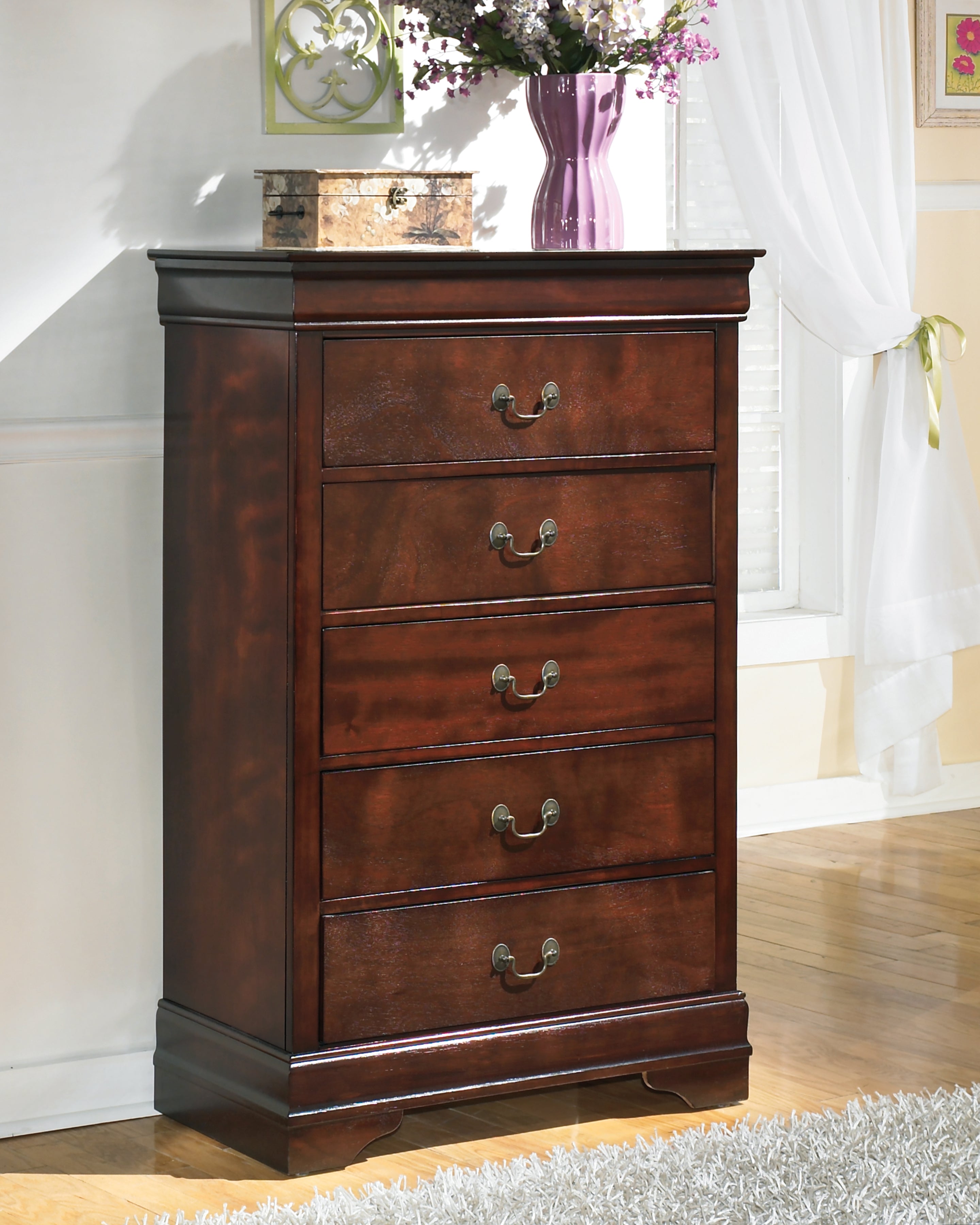Alisdair Reddish Brown Queen Sleigh Bed, Chest and 2 Nightstands - B376B25