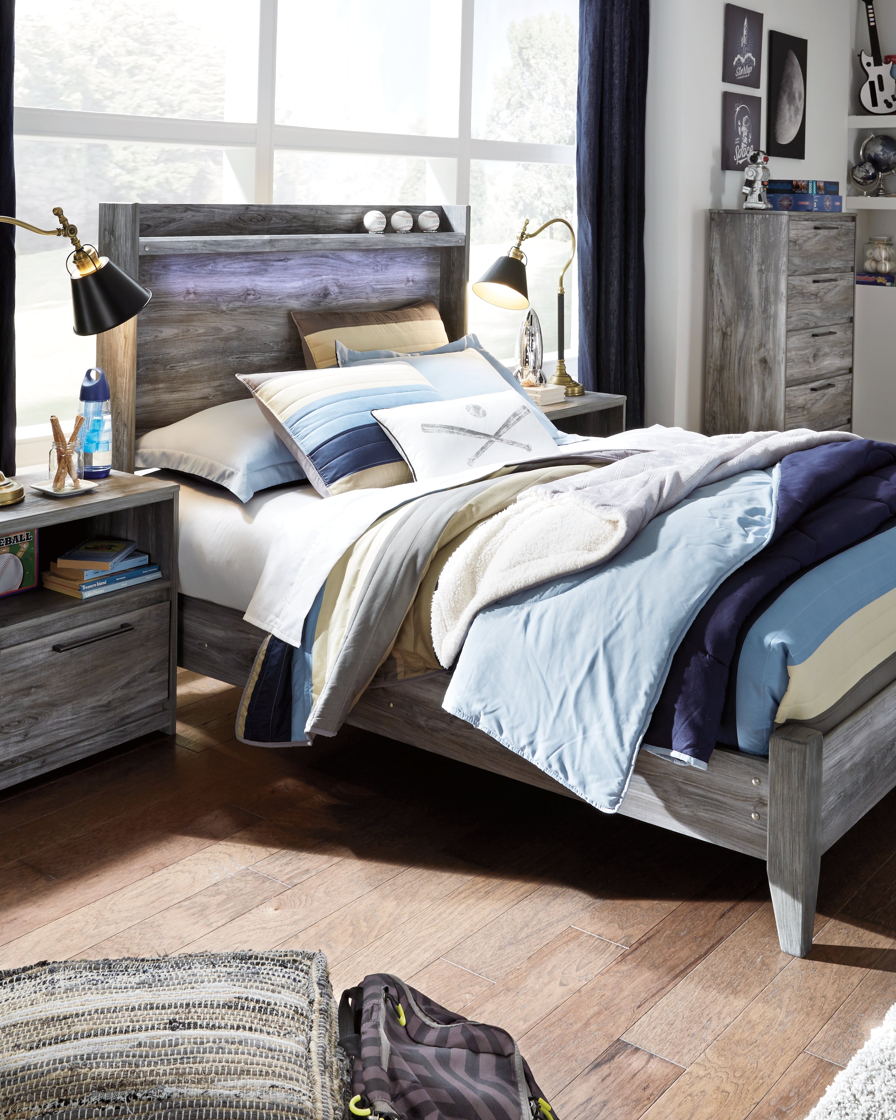 Baystorm Gray Full Panel Bed and Chest - B221B50