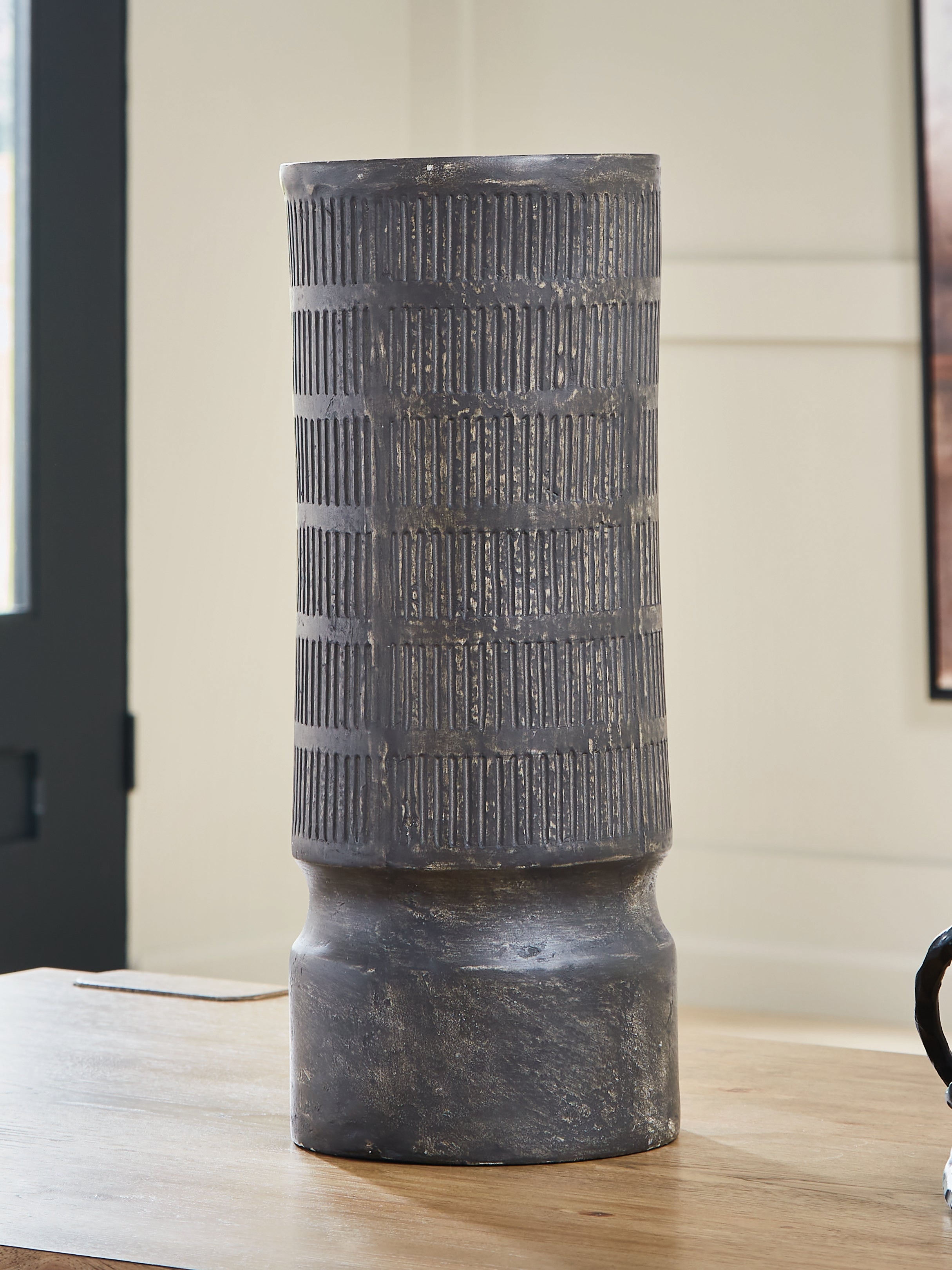Beninworth Antique Black Vase - A2000879