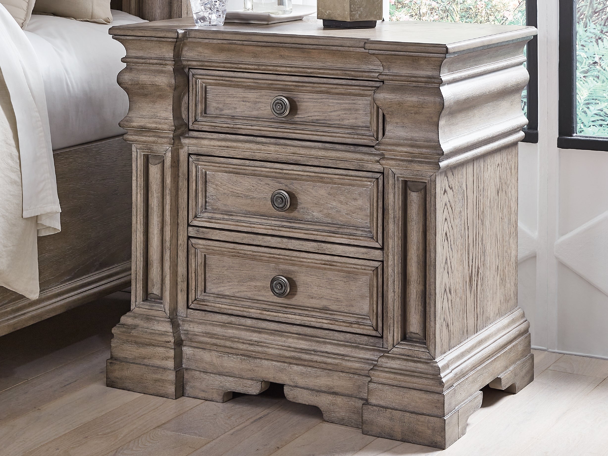 Blairhurst Queen Panel Bed with Mirrored Dresser, Chest and Nightstand in Light Grayish Brown from Ashley - Luna Furniture