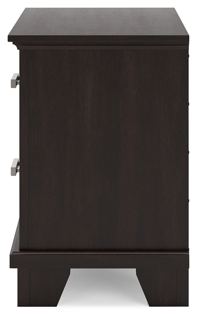 Covetown California King Panel Bed with 2 Nightstands in Dark Brown from Ashley - Luna Furniture