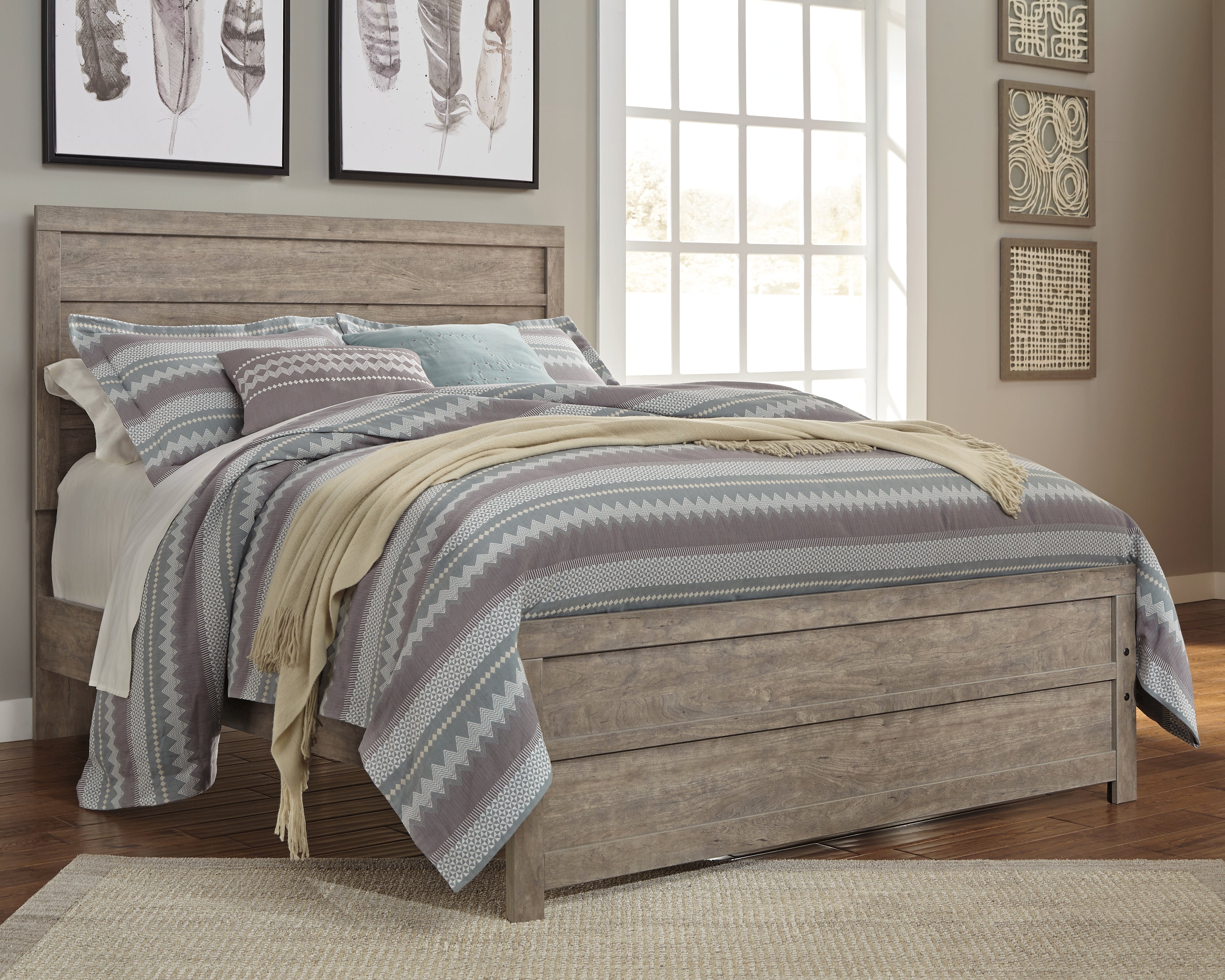 Culverbach Gray Queen Panel Bed with Chest - B070B21
