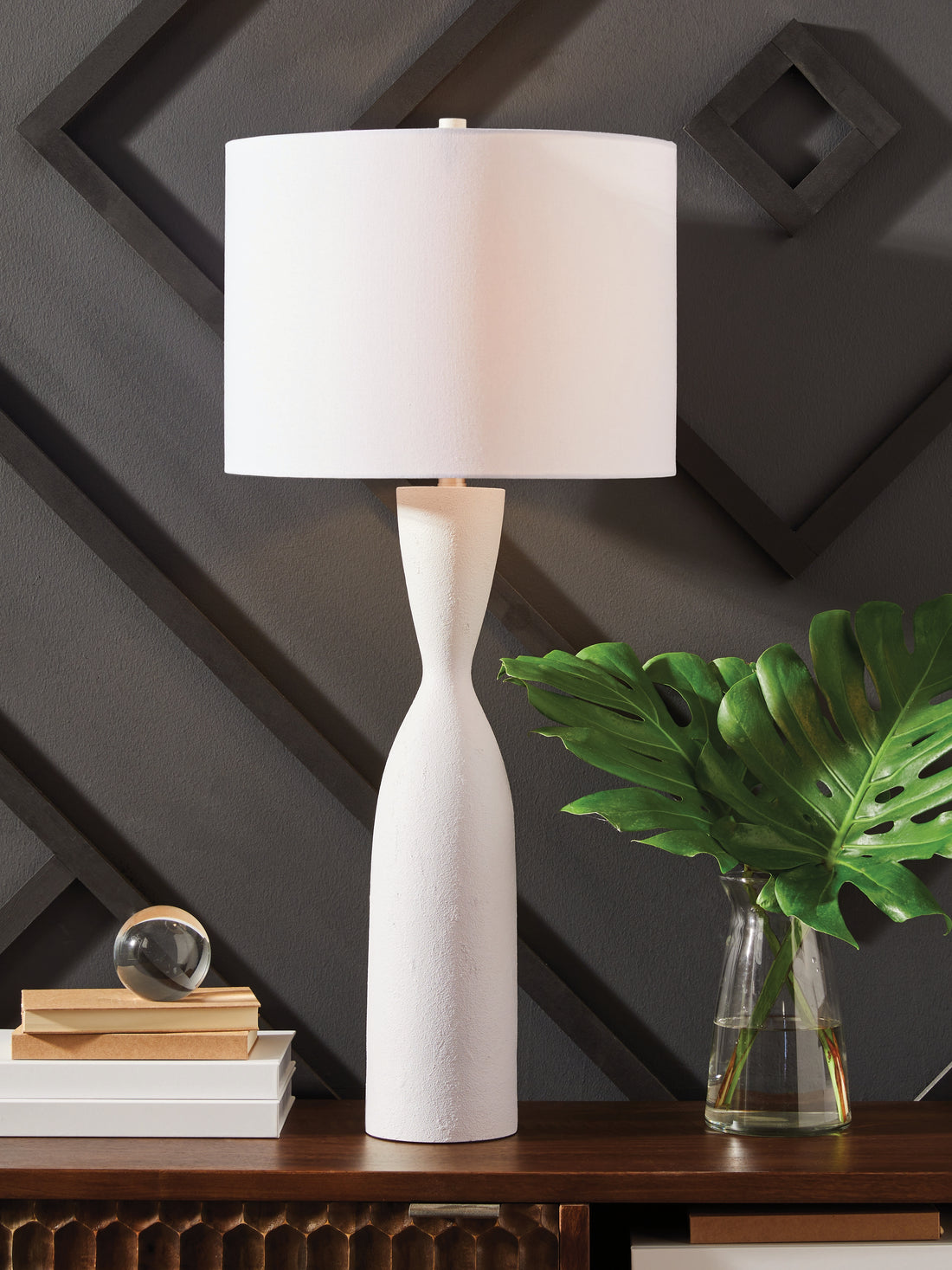 Davinford White Table Lamp - L236004