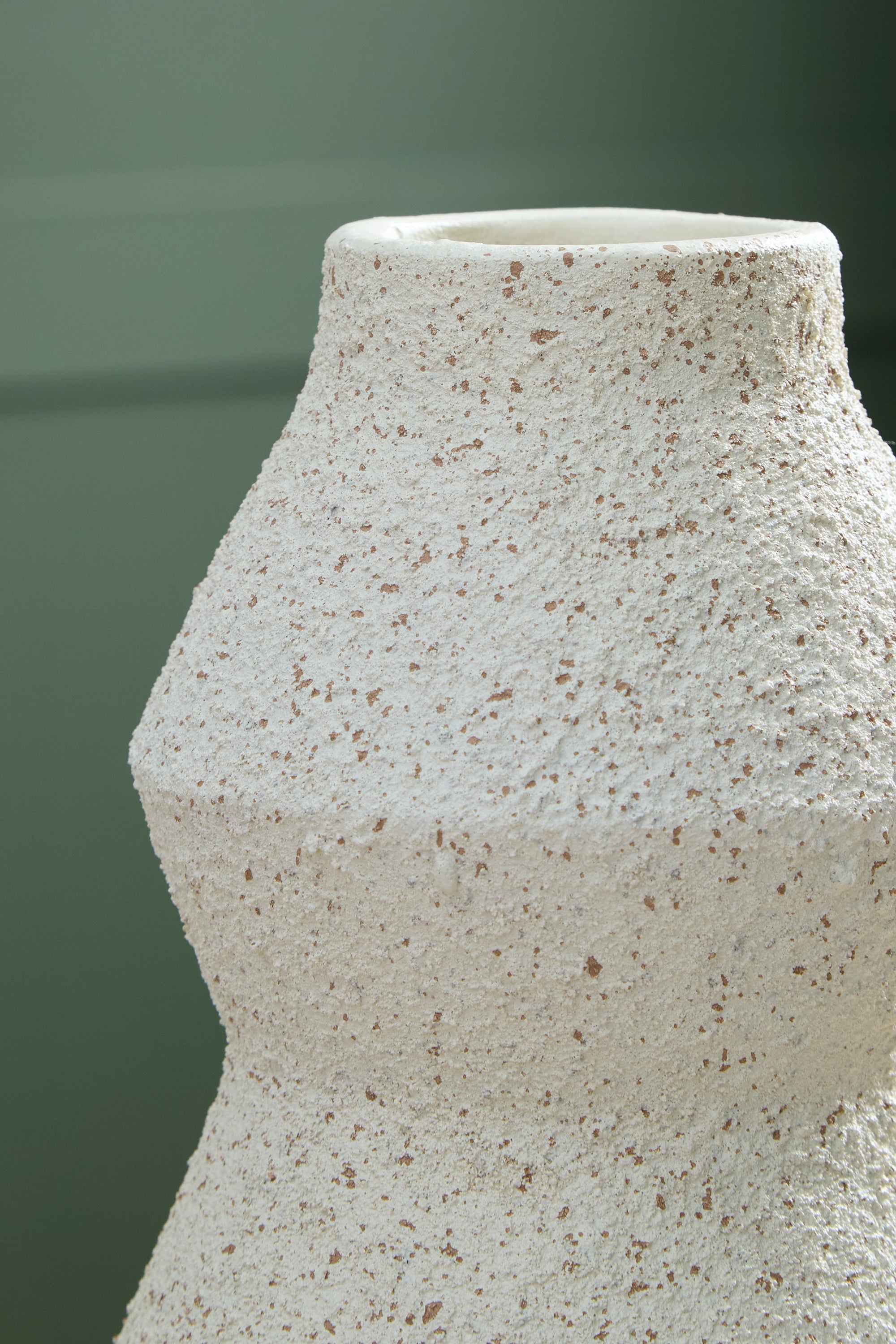 Dawthorne Cream Vase - A2000850