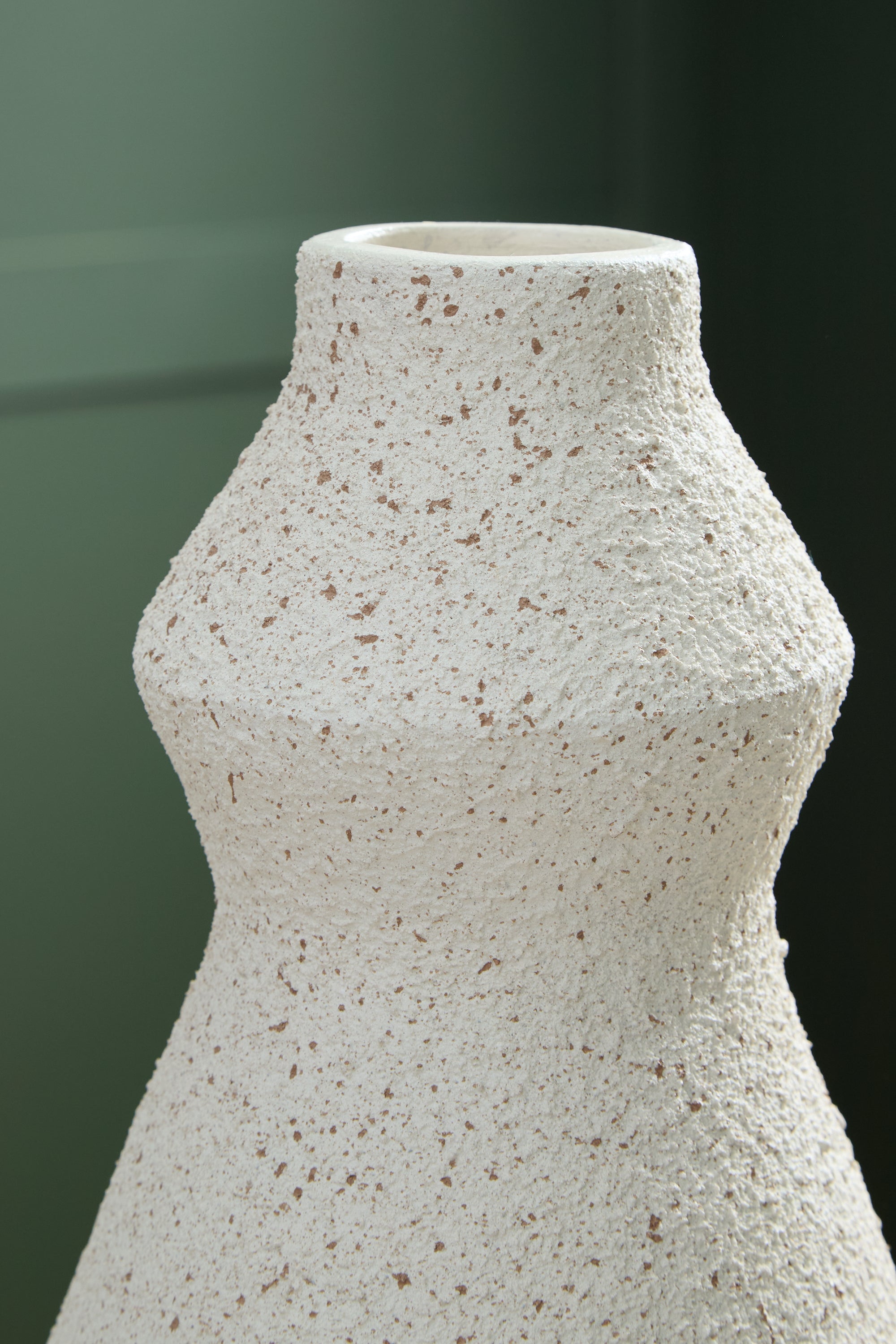 Dawthorne Cream Vase - A2000851