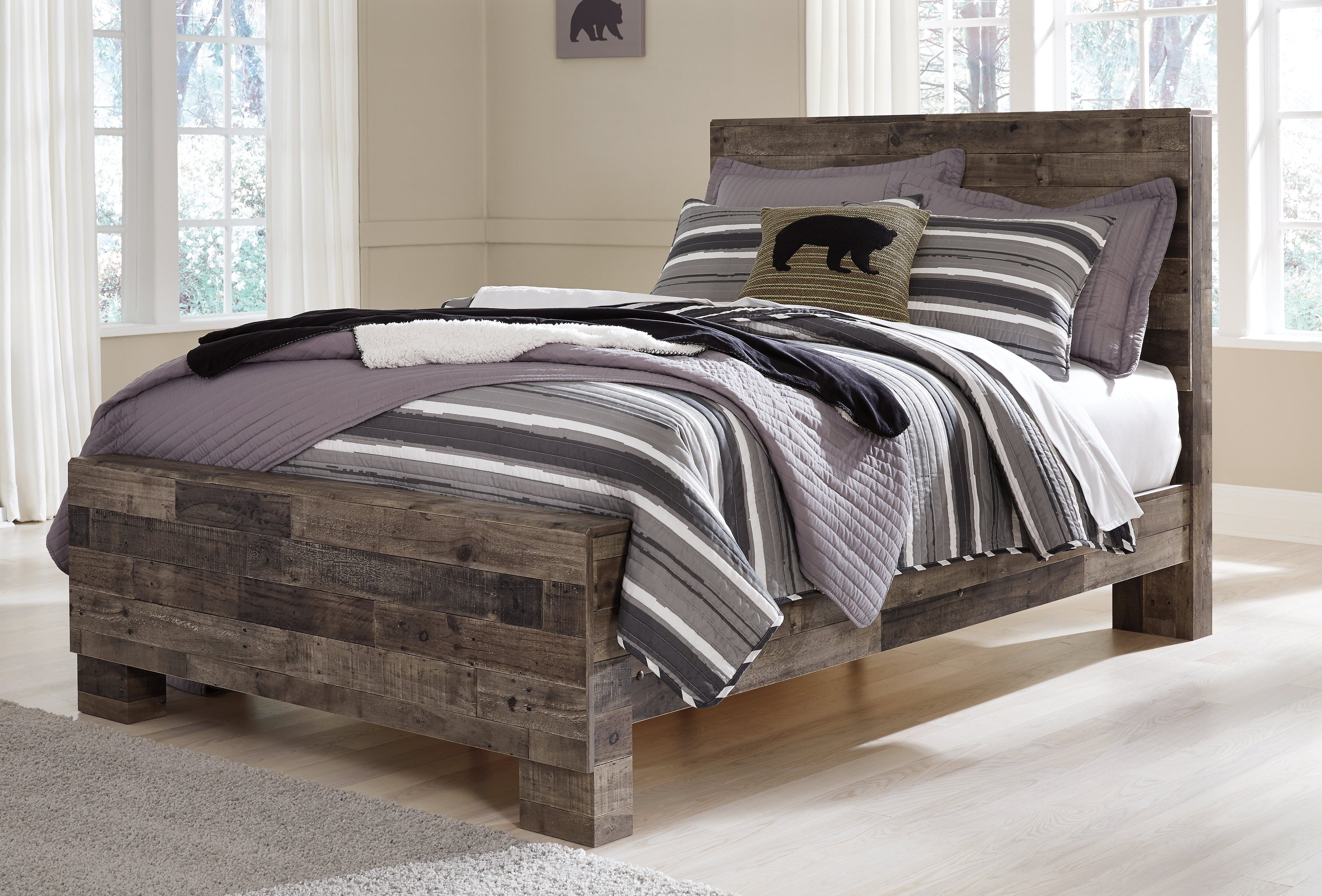 Derekson Full Panel Bed with Mirrored Dresser in Multi Gray - PKG003369