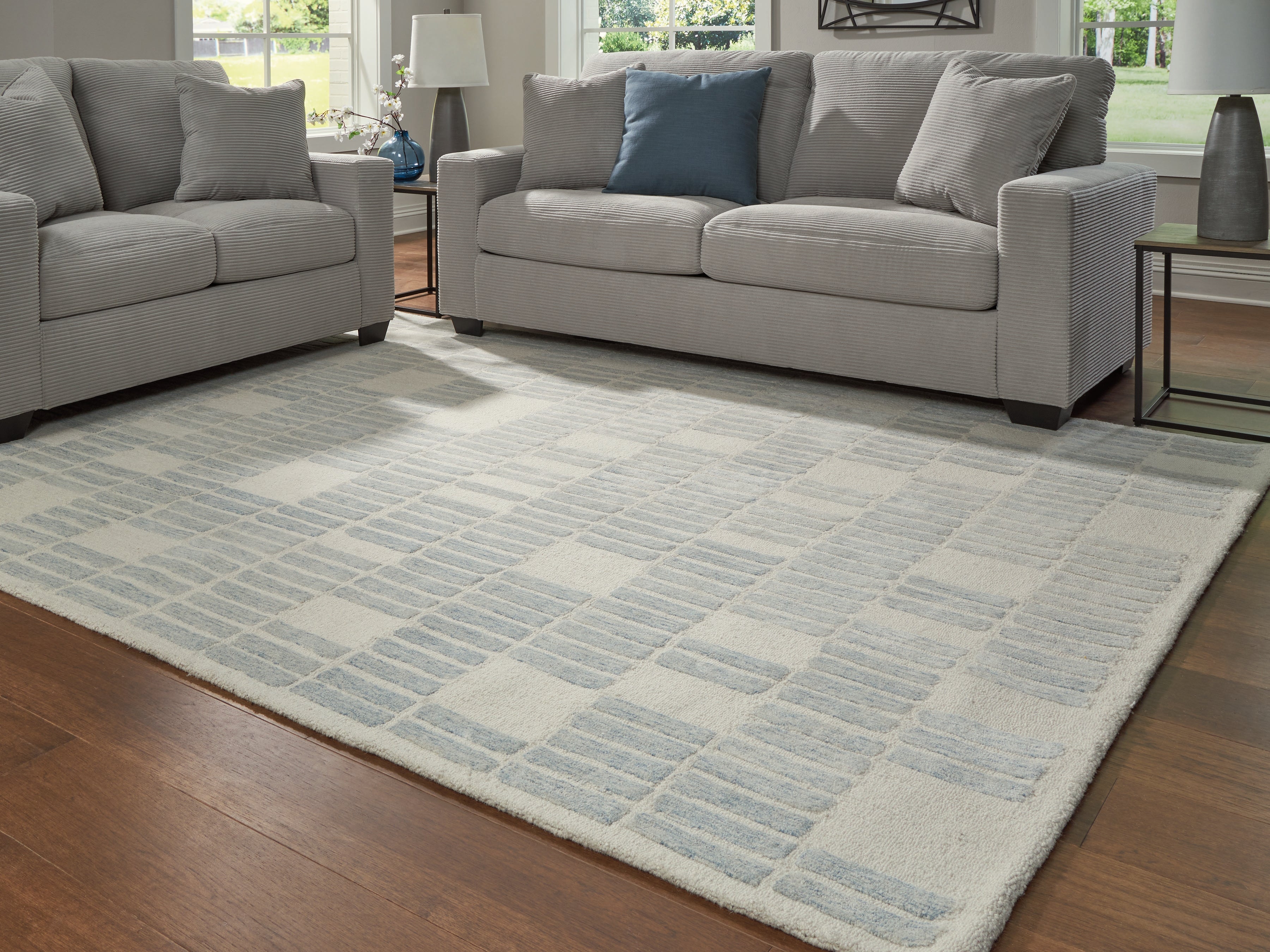 Dylanton Ivory/Blue Large Rug - R407811
