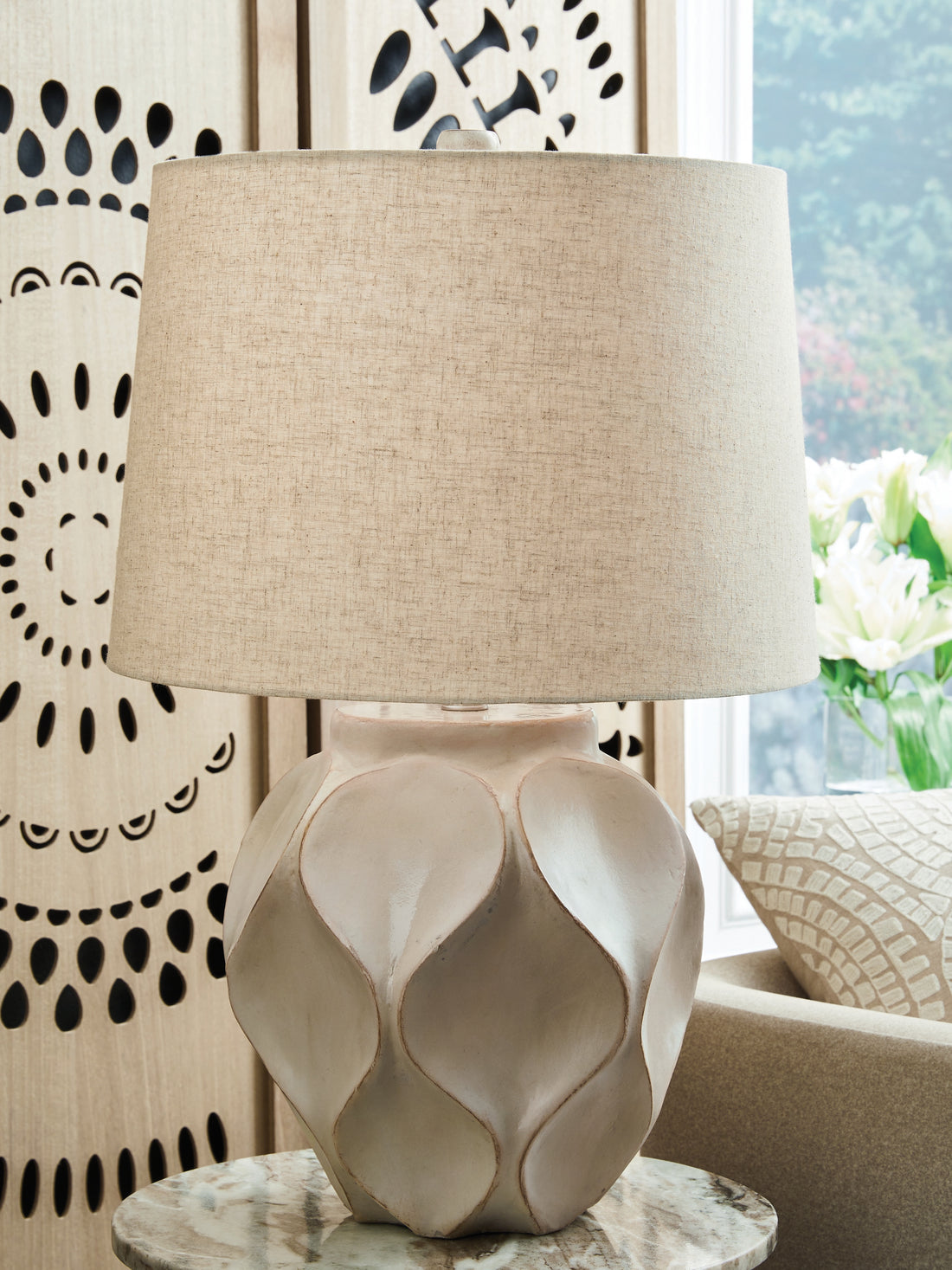 Edselham Distressed Cream Table Lamp - L235974