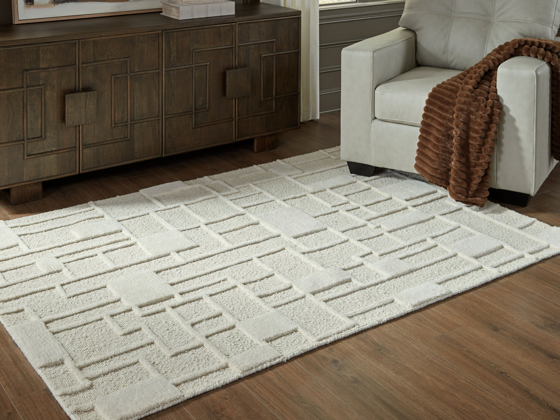 Empriss Ivory Medium Rug - R407622