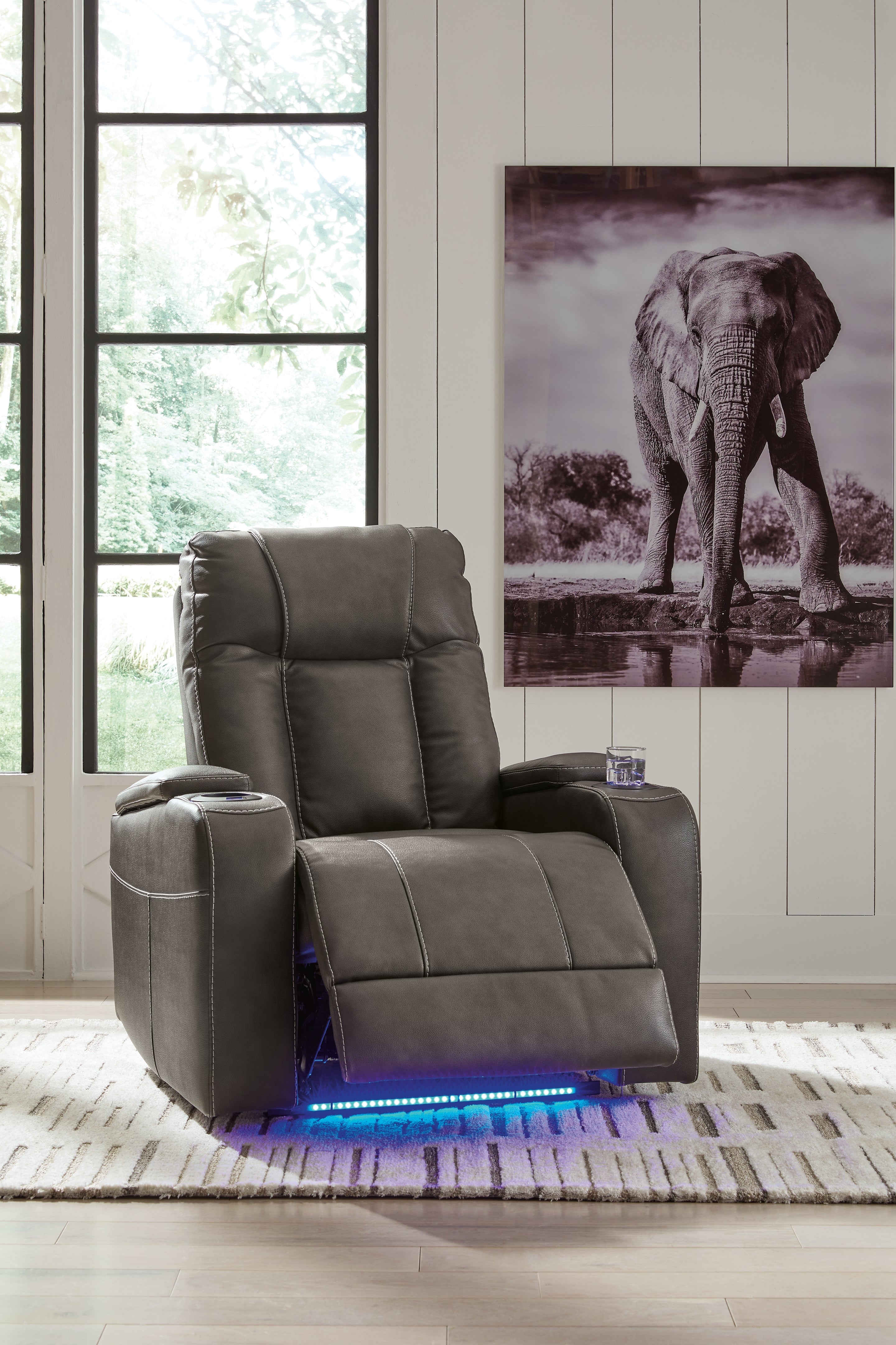 Feazada Shadow Power Recliner - 6620513