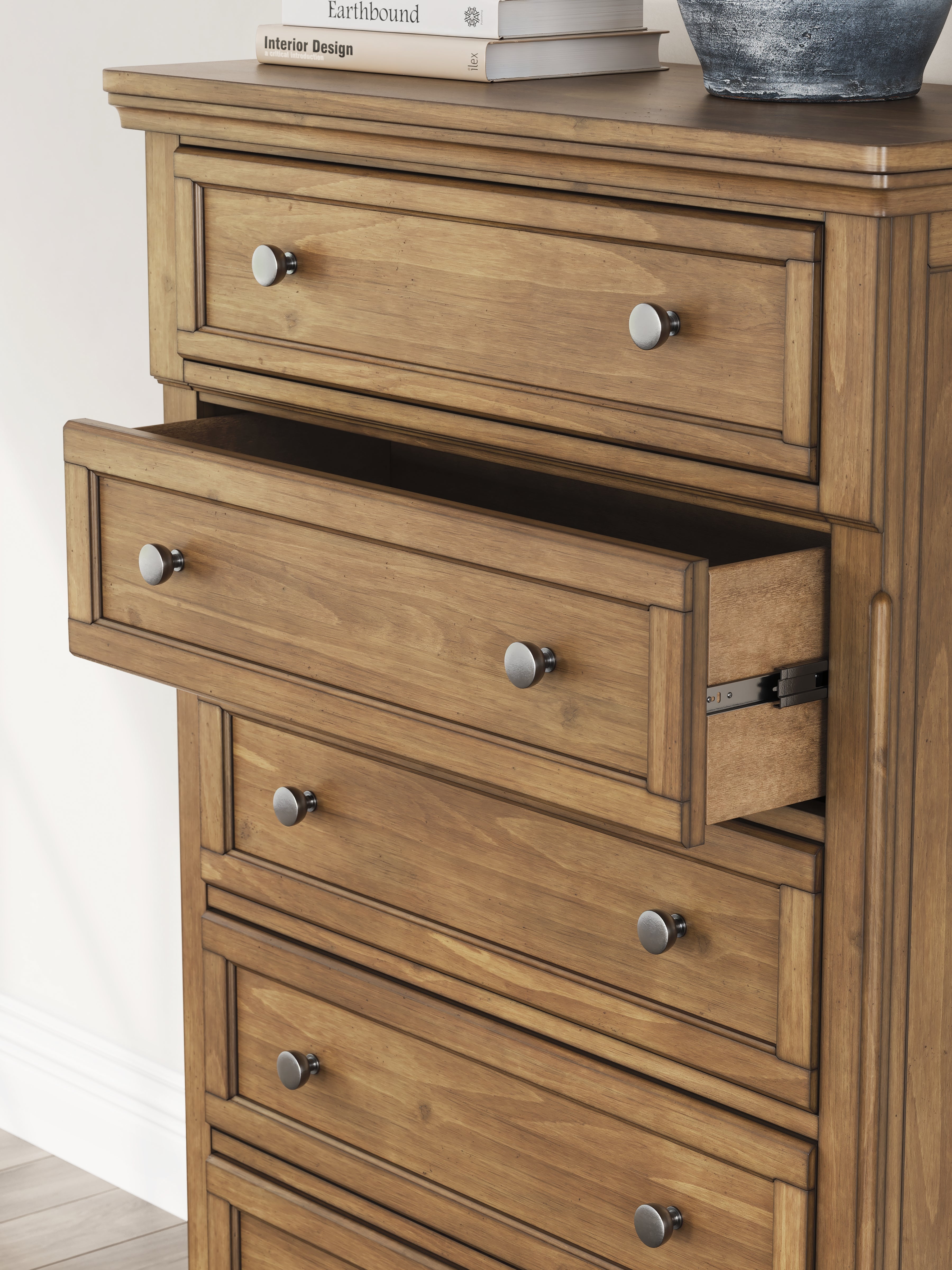 Feddinger King Panel Bed with Mirrored Dresser, Chest and 2 Nightstands in Medium Brown from Ashley - Luna Furniture