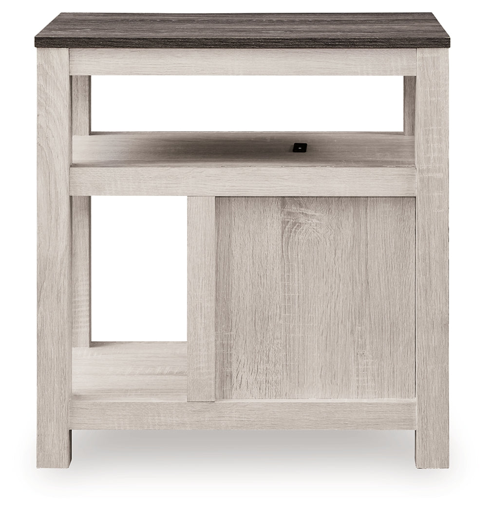 Fendenmore Two-tone Chairside End Table - T190-217