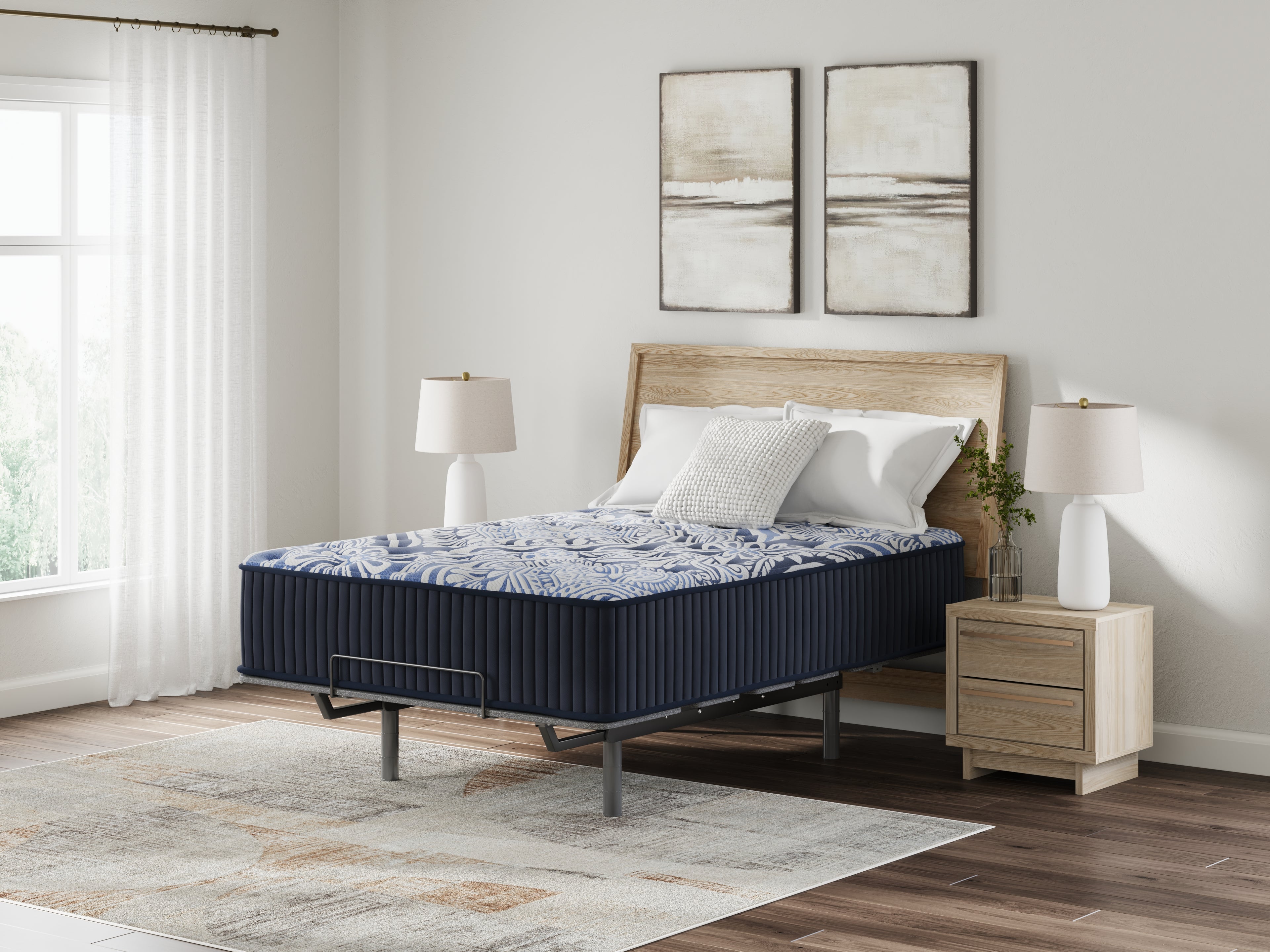 Firm Luxe 2.0 Blue King Mattress - M49641