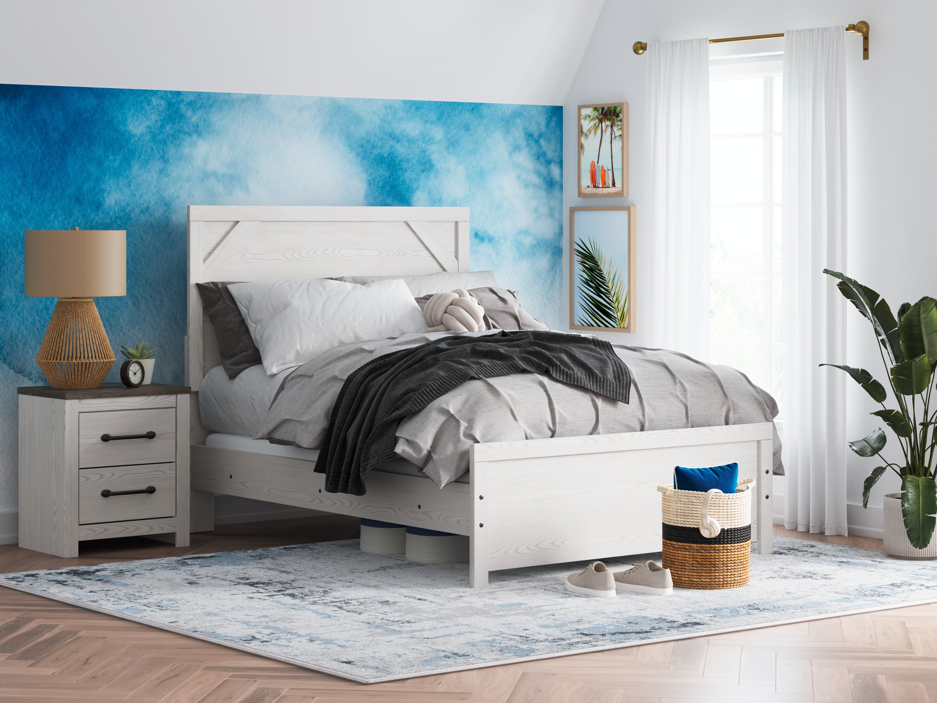 Gerridan Full Panel Bed and Chest - B1190B36