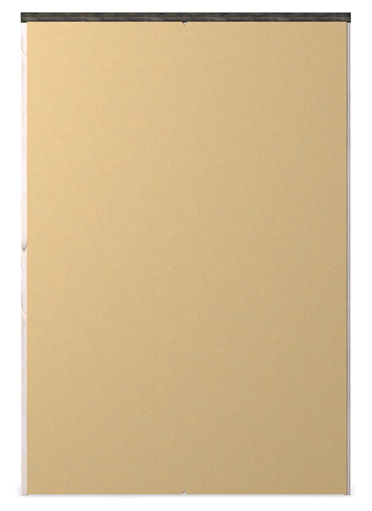 Gerridan Full Panel Bed and Chest - B1190B36