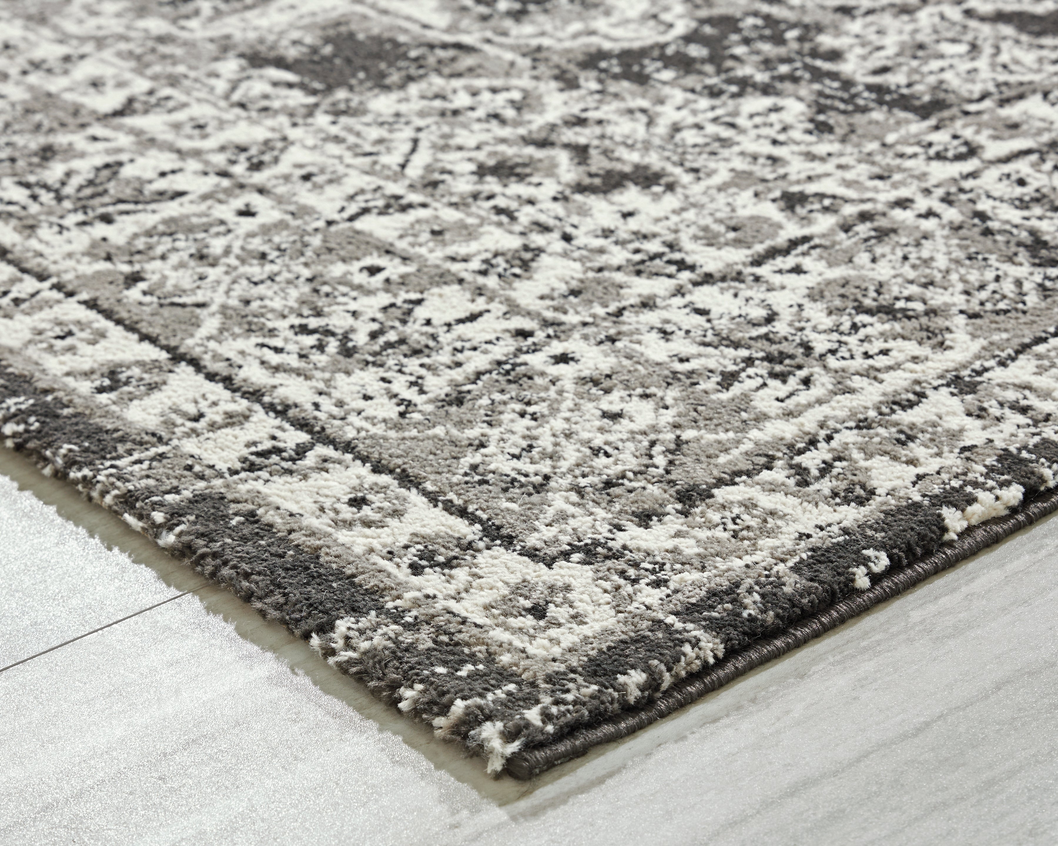 Glennisman Black/Gray/Ivory Large Rug - R407271