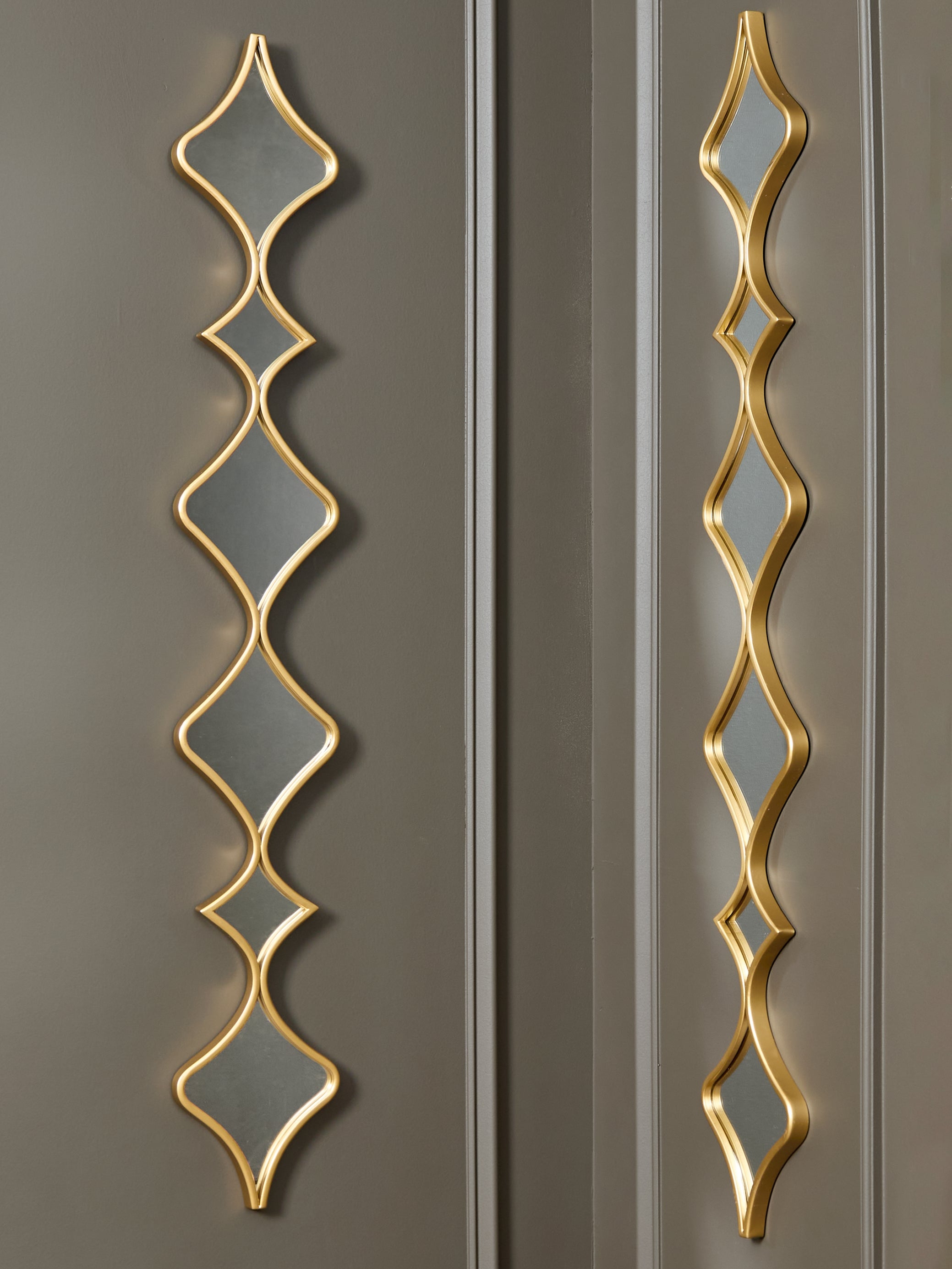 Harriswood Gold Finish Accent Mirror Set (Set of 2) - A8010354