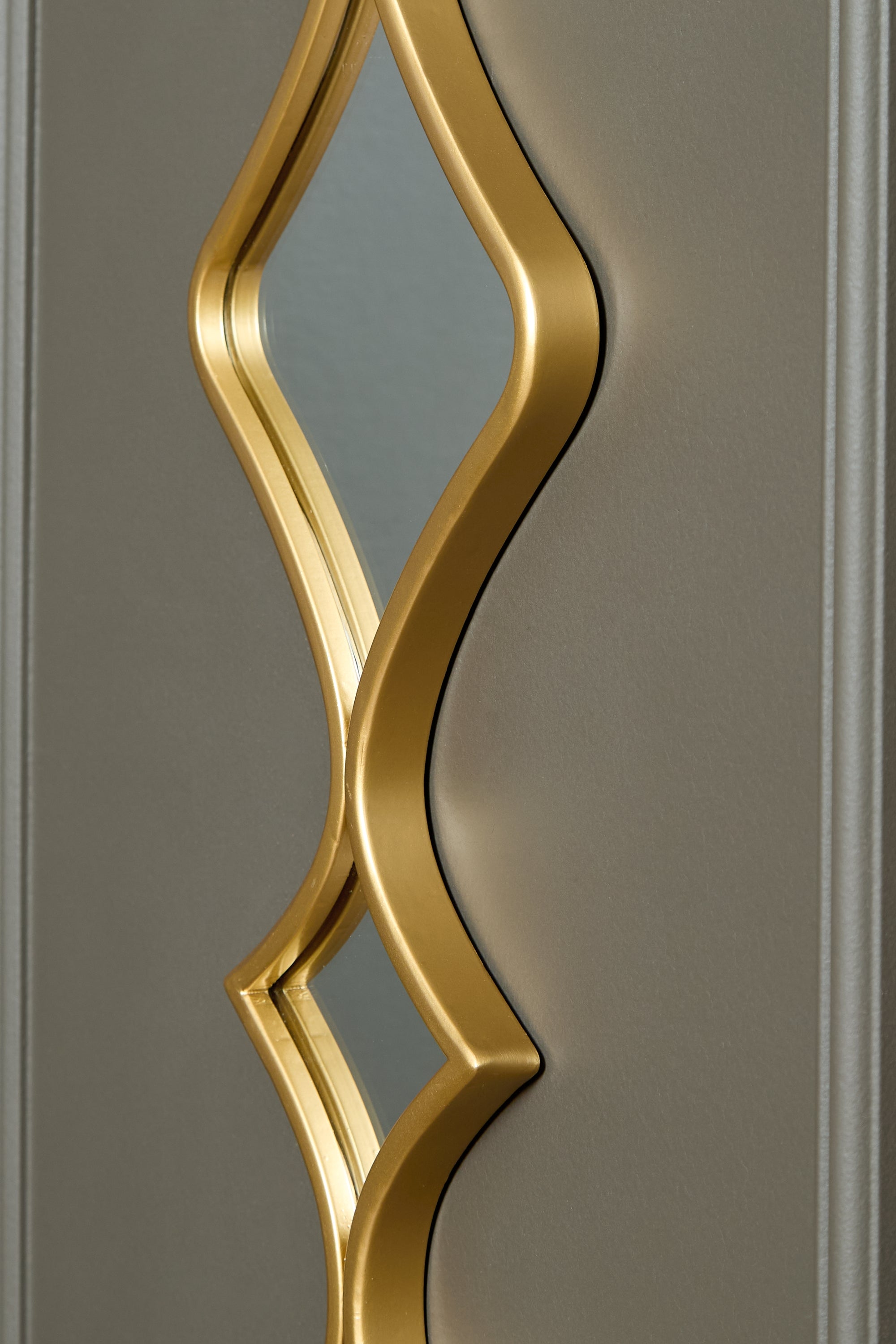 Harriswood Gold Finish Accent Mirror Set (Set of 2) - A8010354