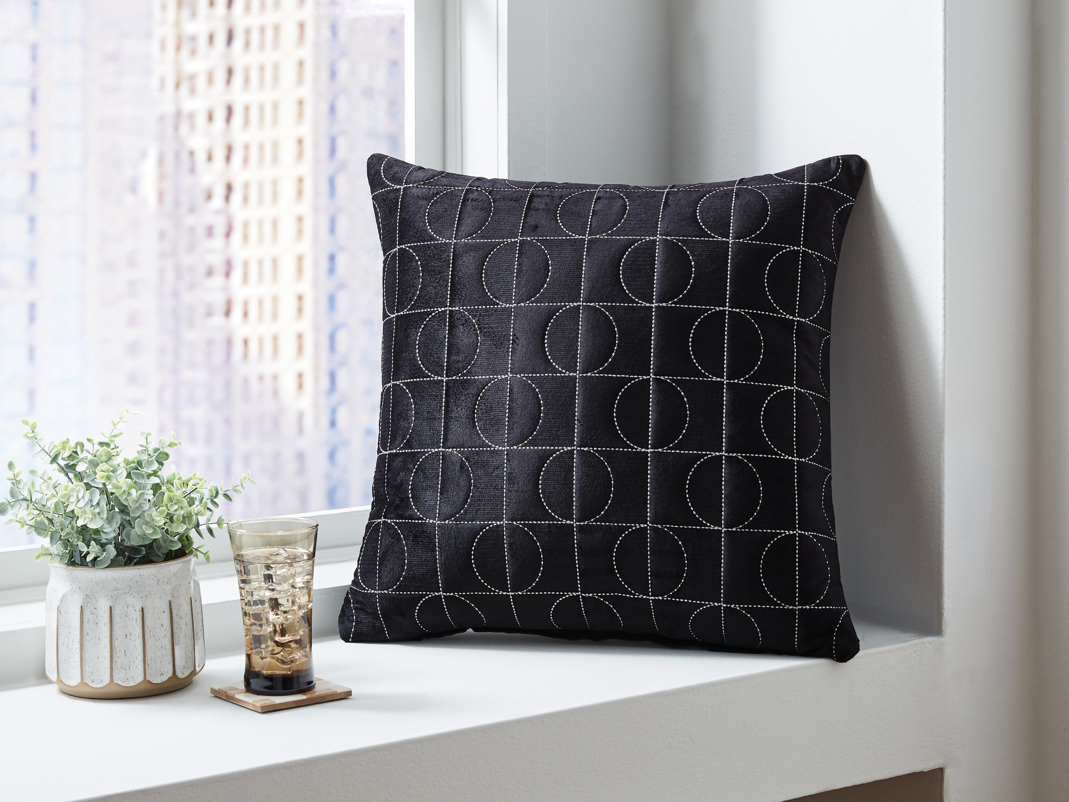 Kydner Black/Silver Finish Pillow (Set of 4) - A1001108