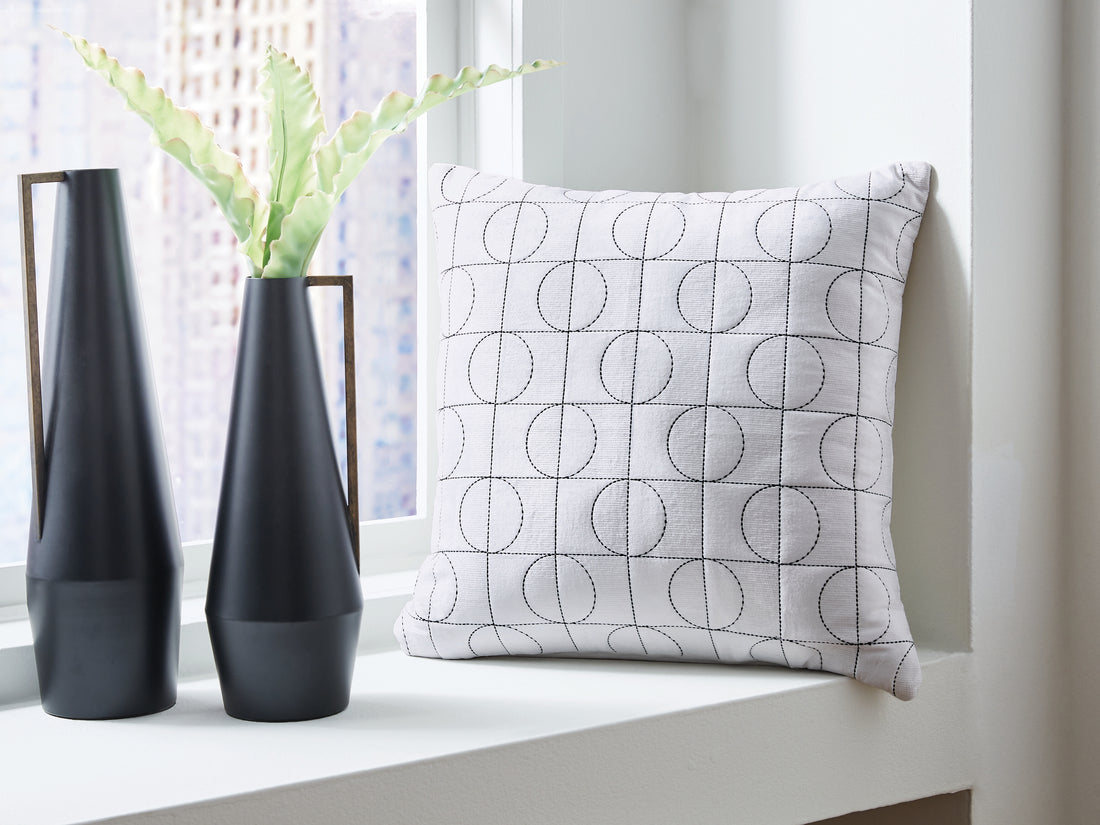 Kydner White/Black Pillow (Set of 4) - A1001107