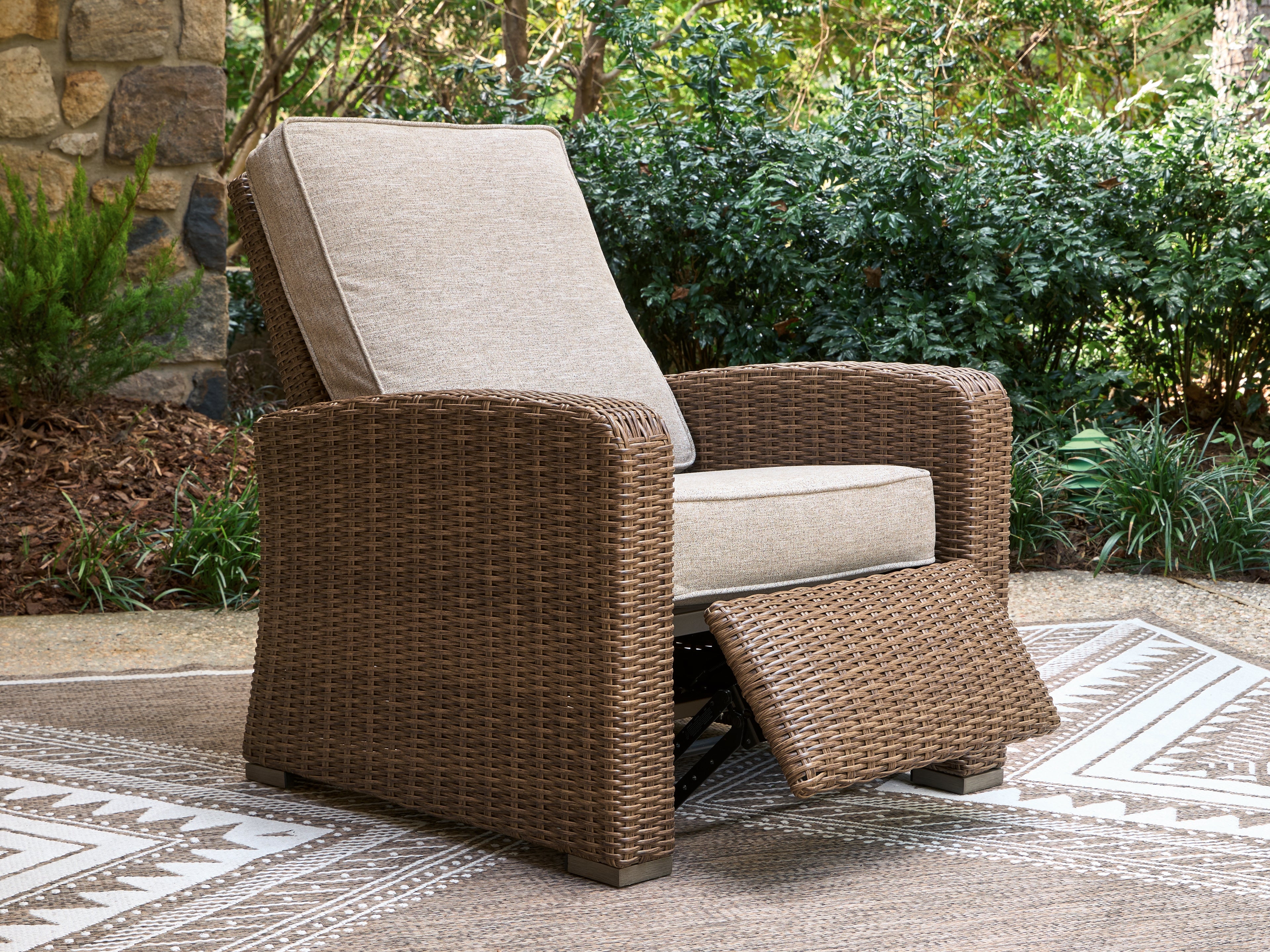 Laguna Heights Beige Outdoor Recliner - PCP790-825