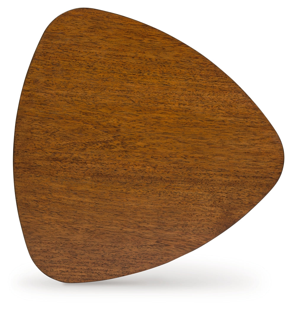 Lyncott Brown Table (Set of 3) - T135-13