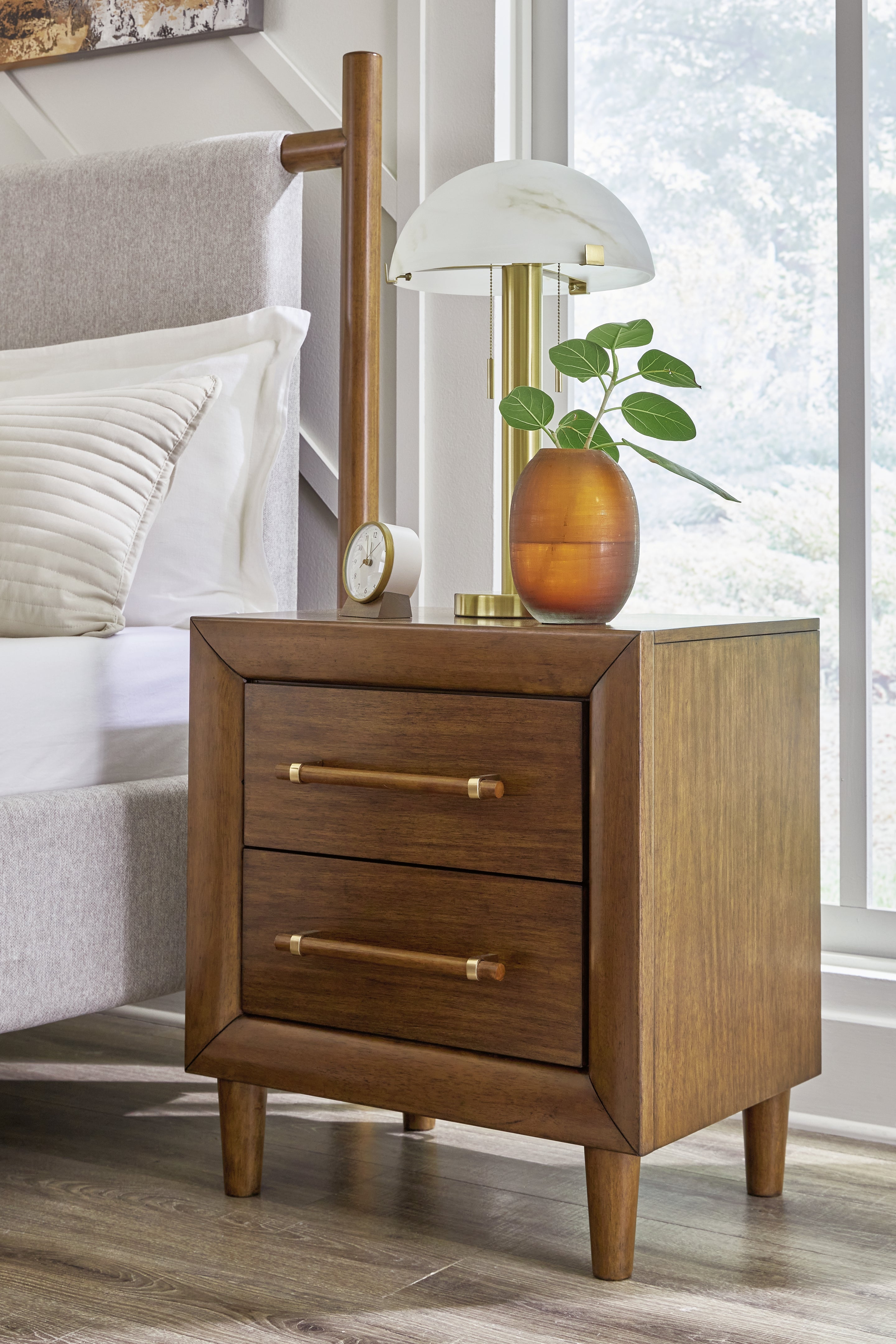 Lyncott Queen Upholstered Bed with Mirrored Dresser, Chest and Nightstand in Brown from Ashley - Luna Furniture