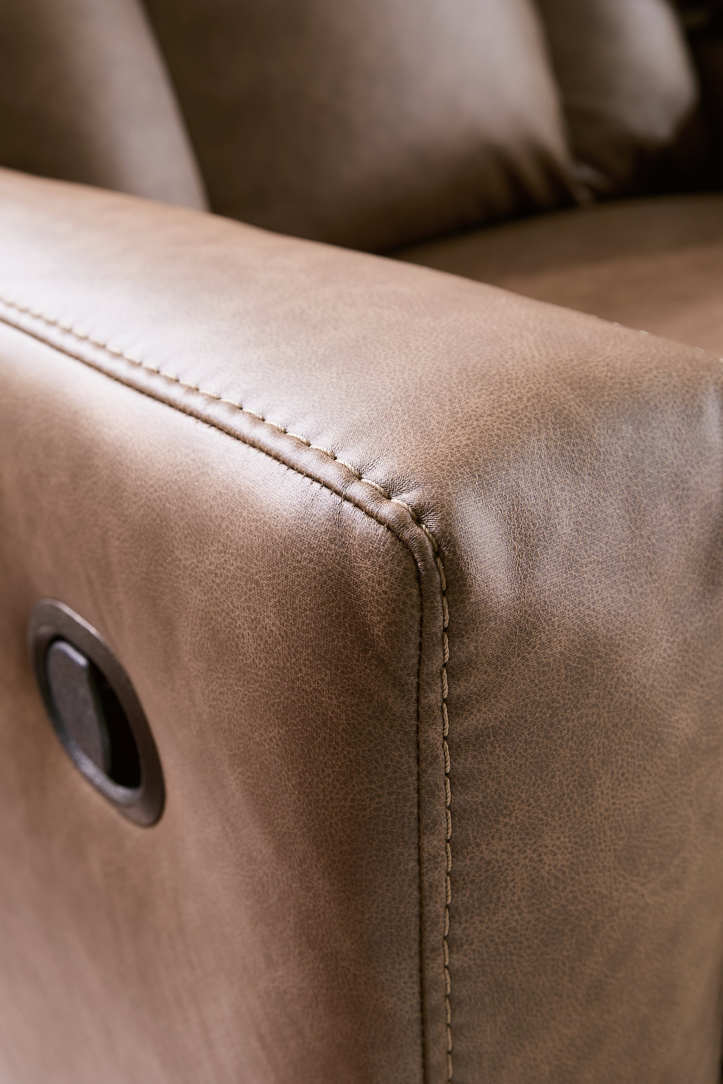 Mackmenville Caramel Reclining Loveseat with Console - 7471494