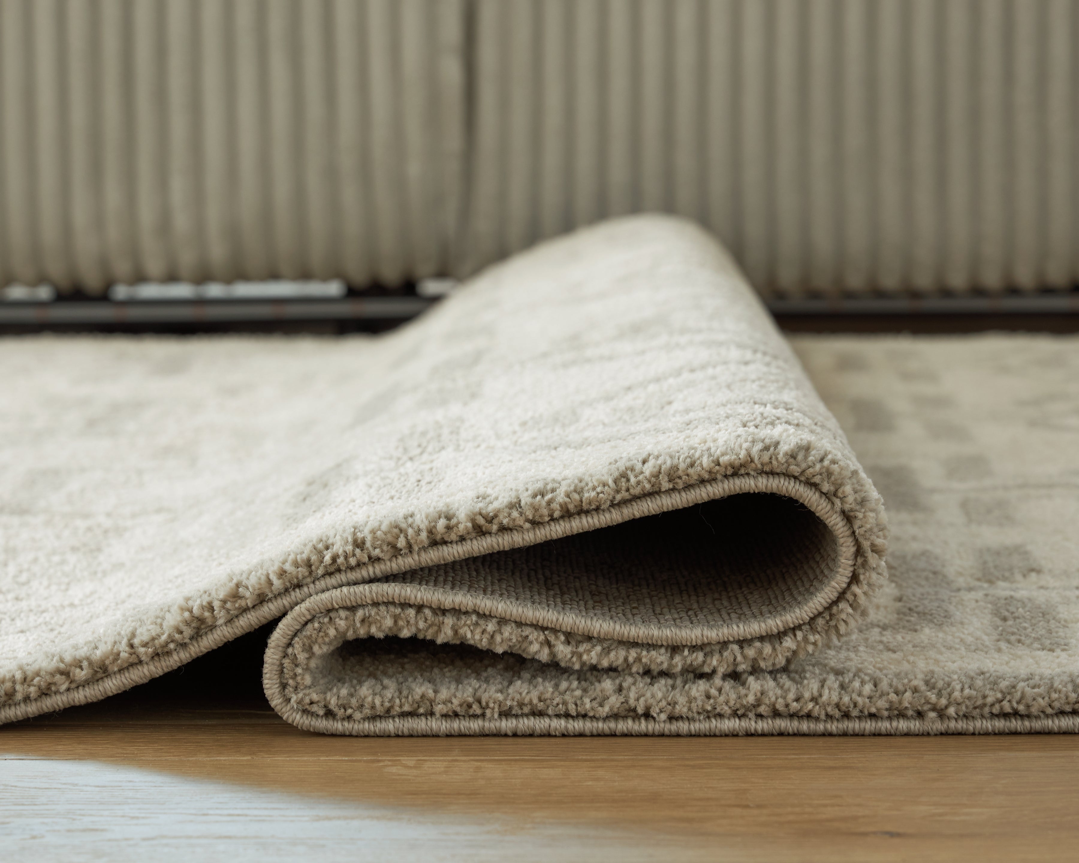 Maconville Ivory/Gray Large Rug - R407321
