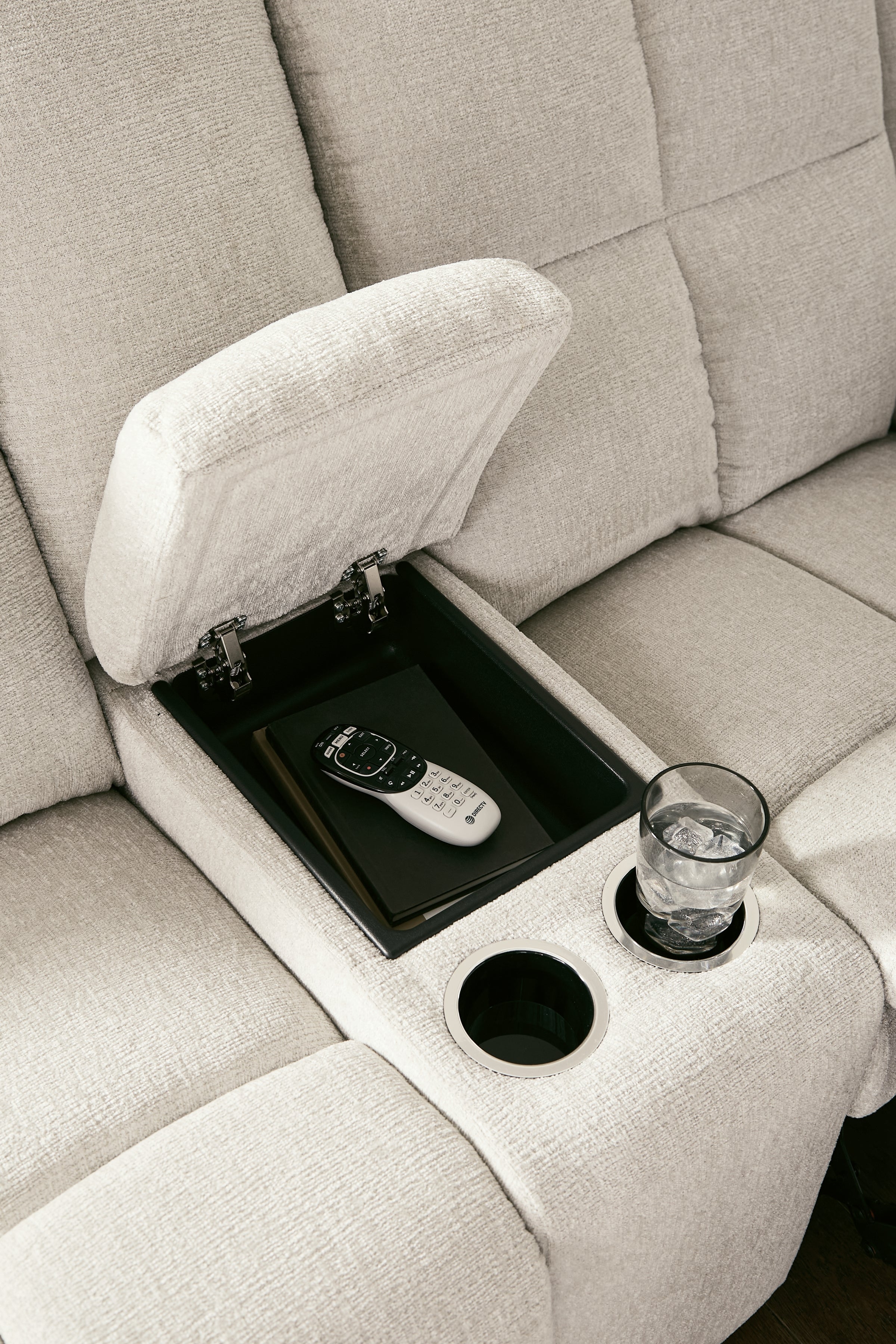 Orlen Winter Reclining Loveseat with Console - 8160294