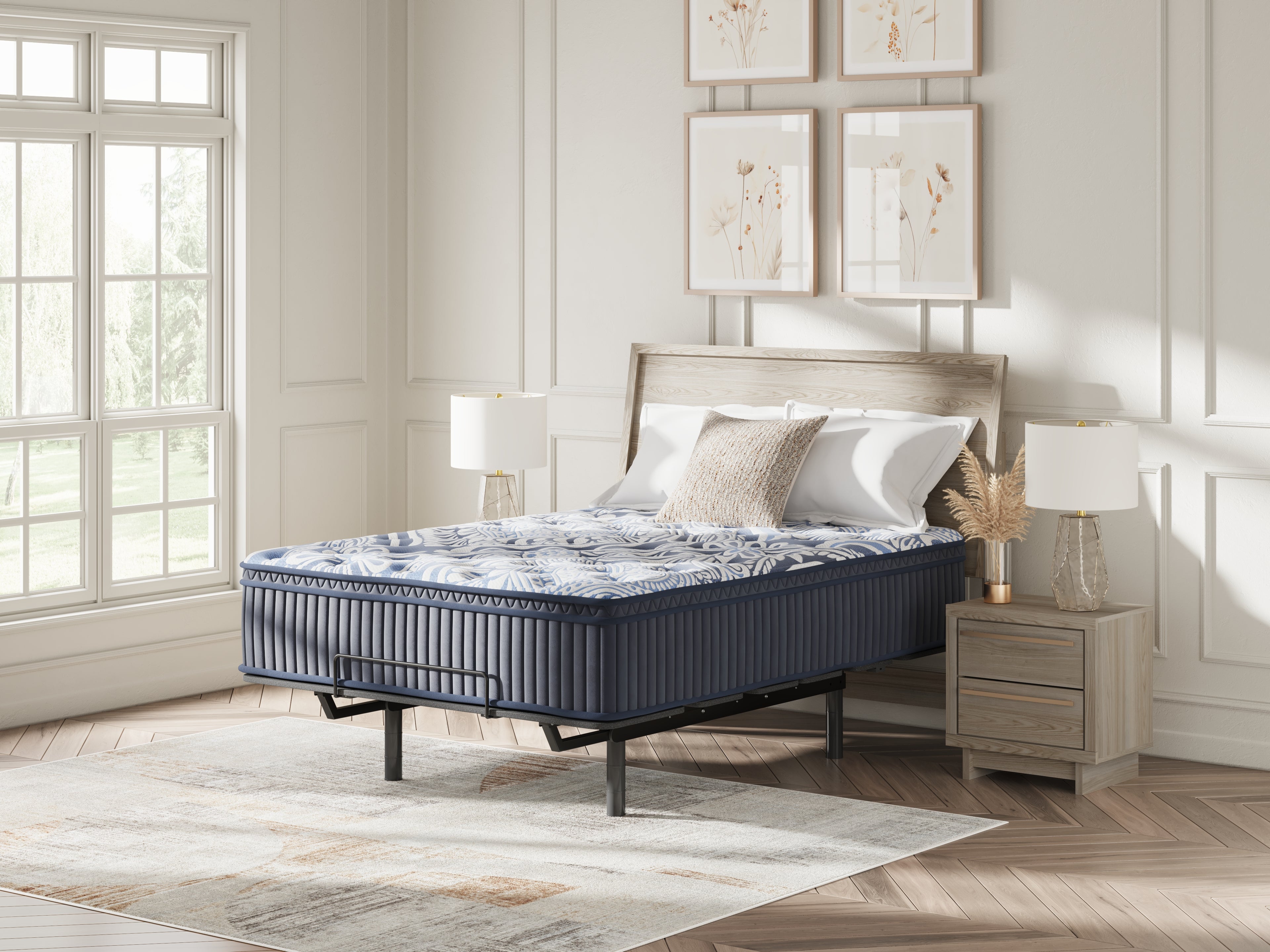 Plush Luxe 2.0 Blue King Mattress - M49741