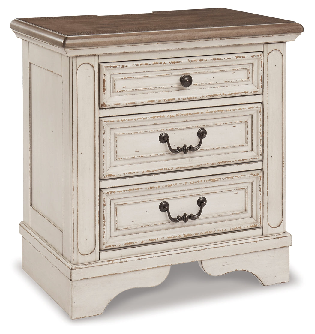 Realyn Chipped White Full Panel Bed, Dresser and Nightstand - B743B26