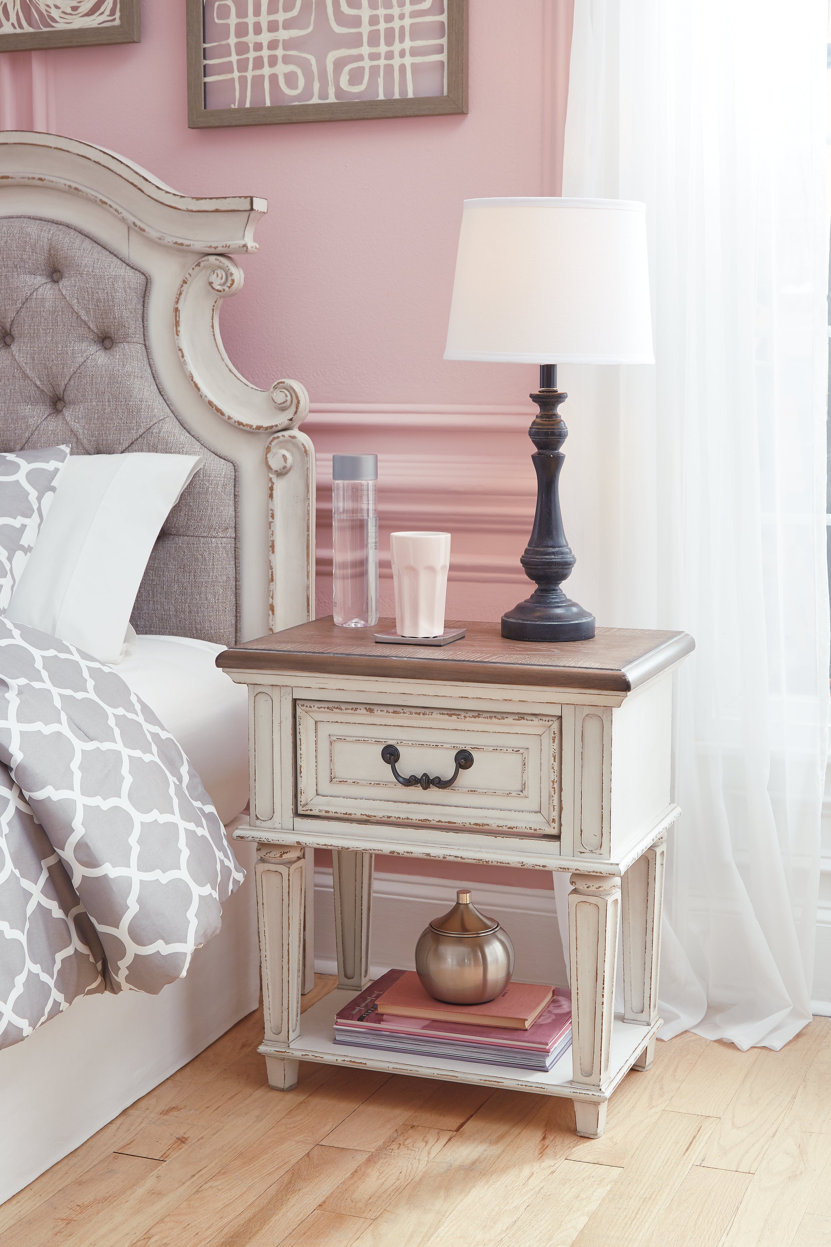 Realyn Dresser, Mirror and Nightstand - B743B79