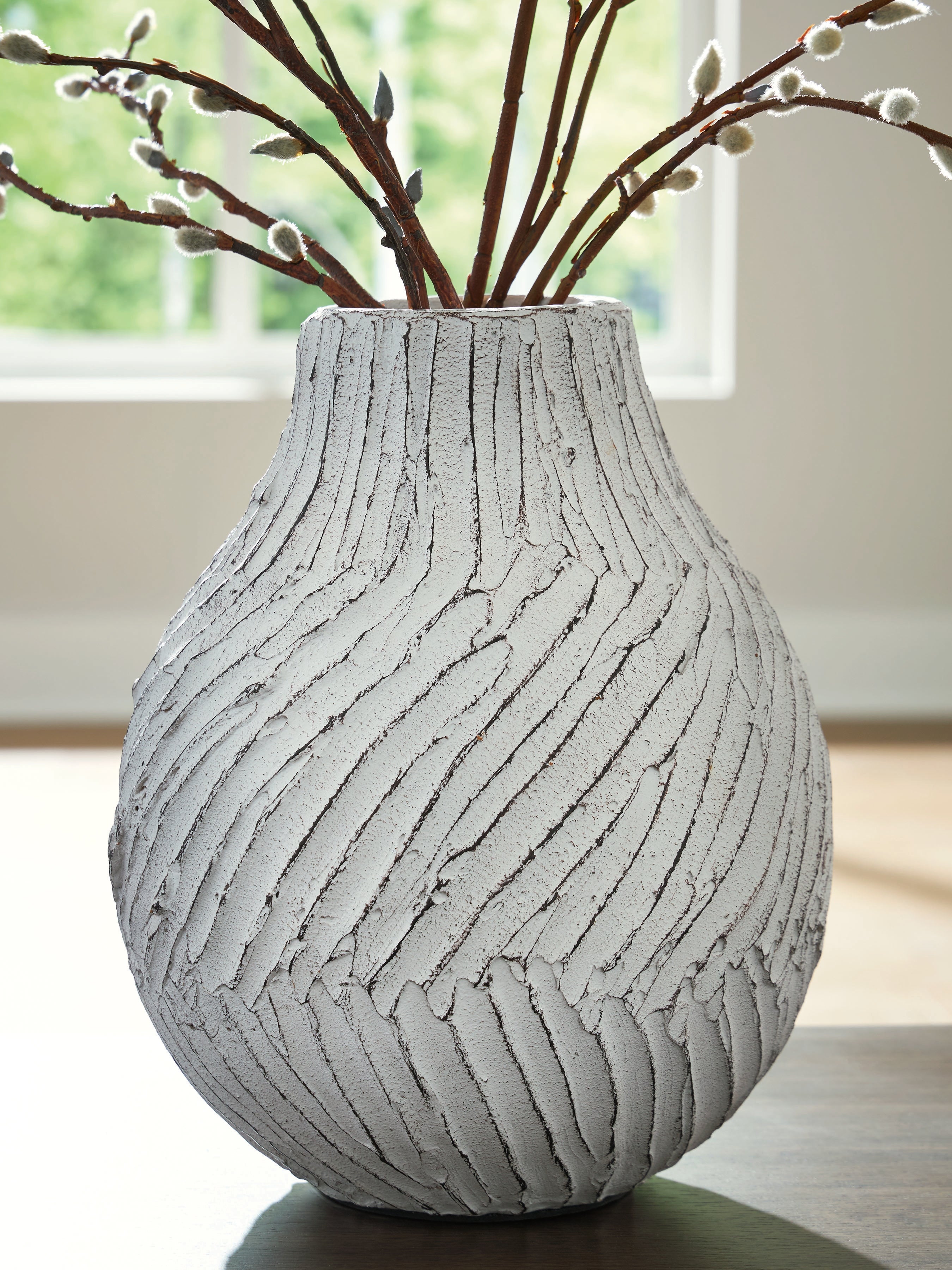 Shelvie Distressed White Vase - A2000849