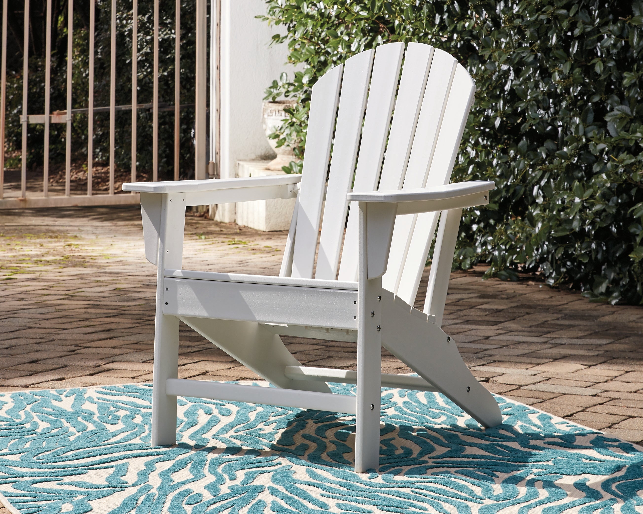 Sundown Treasure White Adirondack Chair with End Table - P011P1