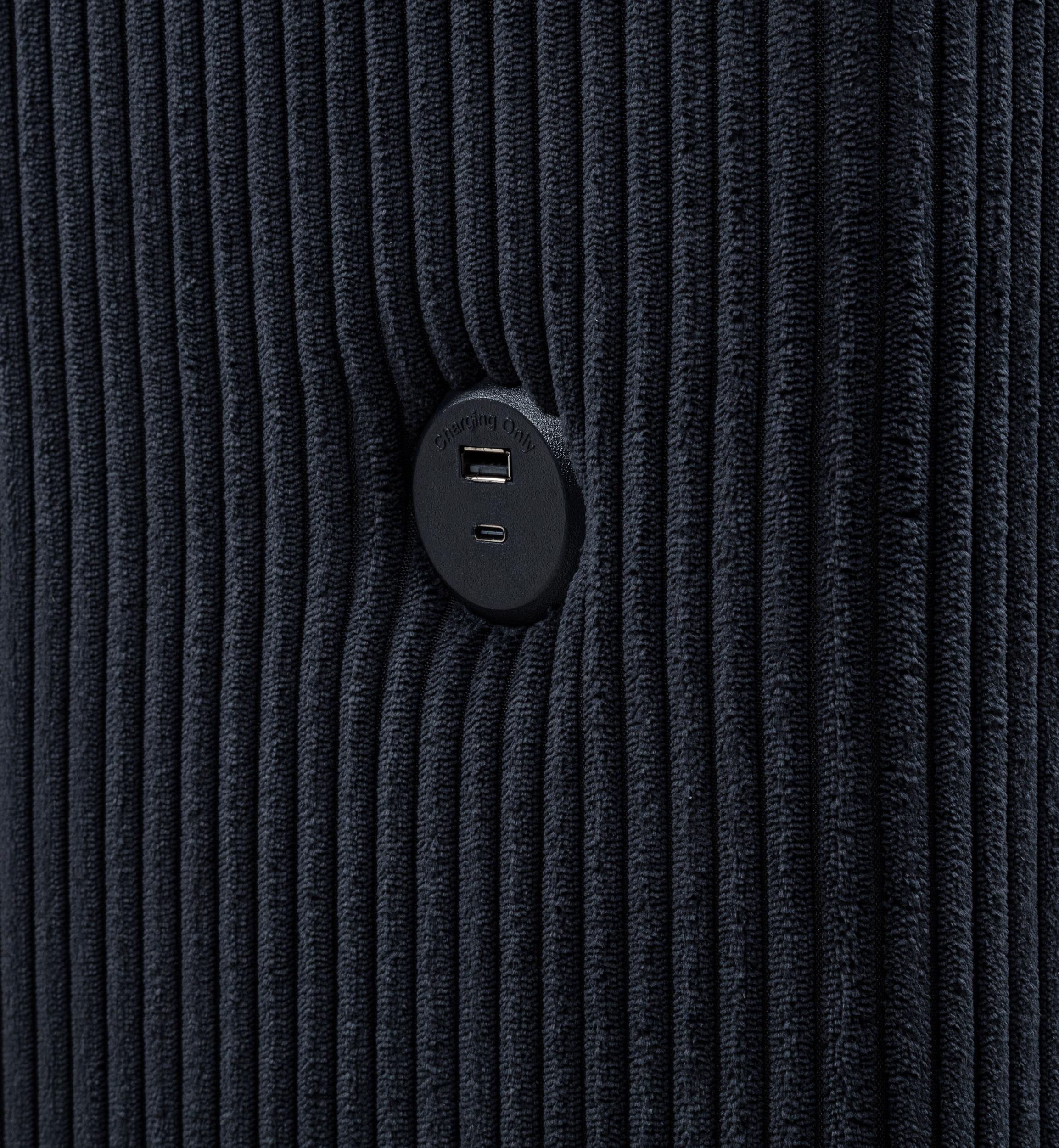 Tisdall Eastern King Flame Visualizer Wingback TV Bed Black - 315868BLKKE