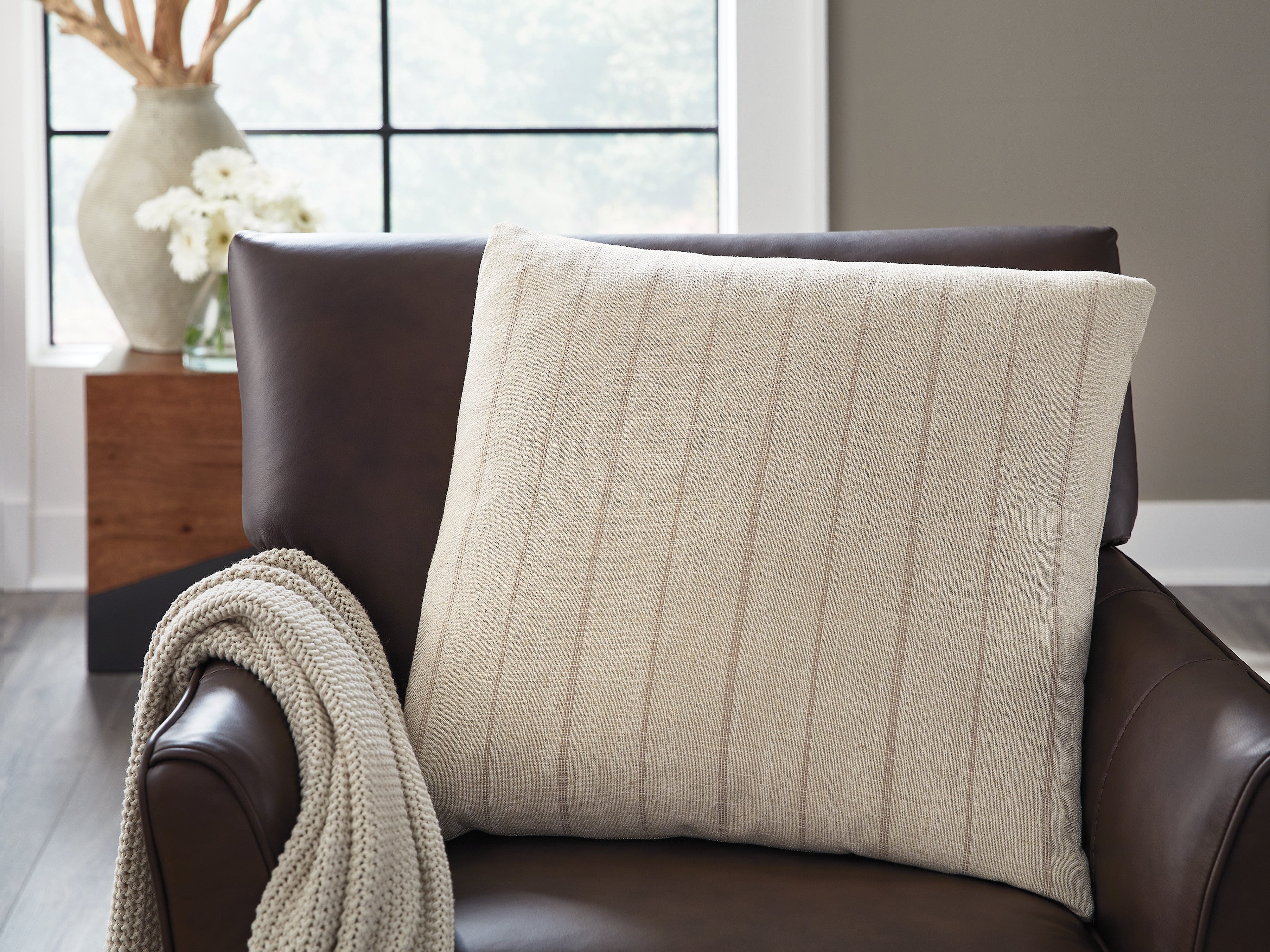 Valwick Beige/Brown Pillow (Set of 4) - A1001180