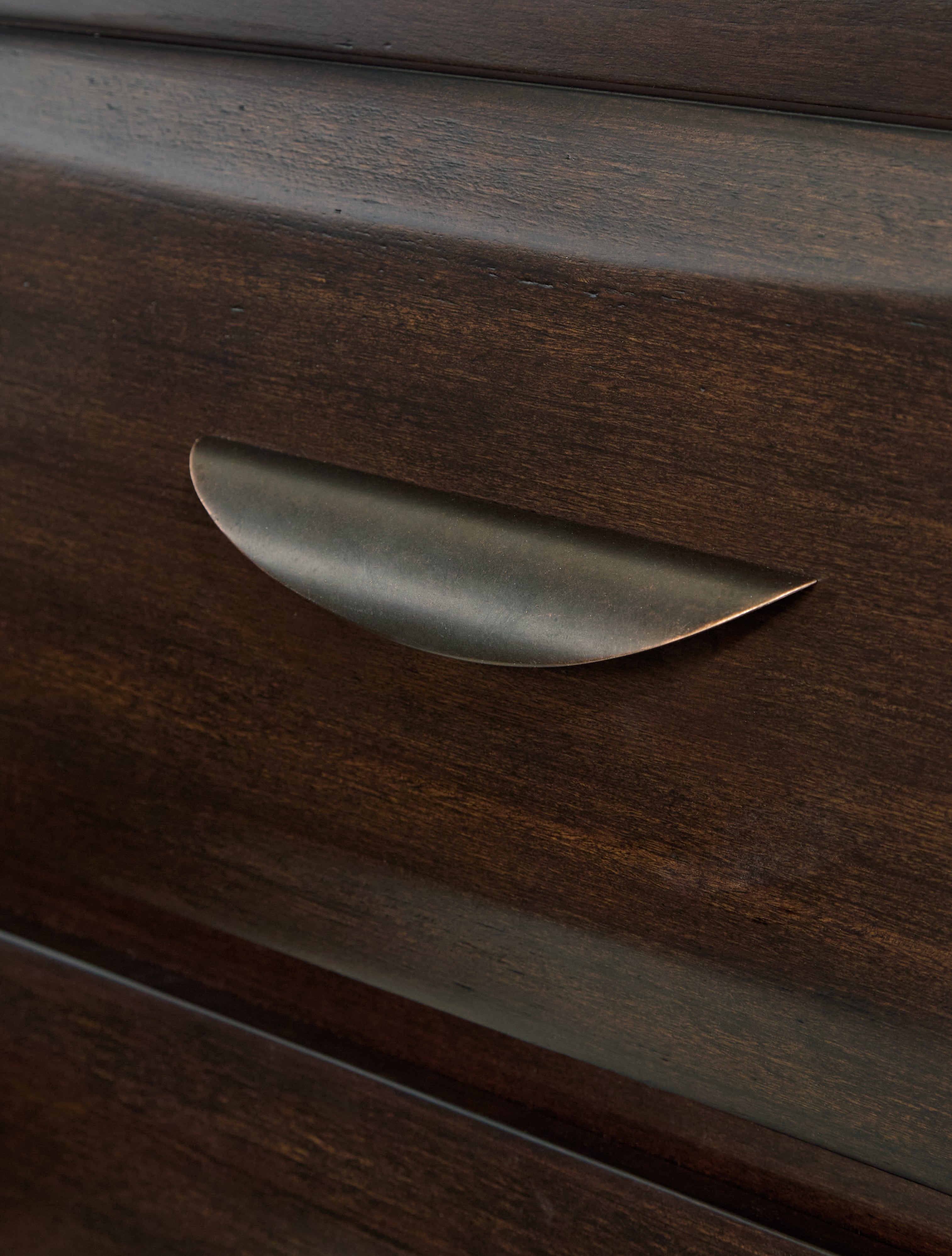 Vanmore Dark Brown Dresser and Mirror - B479B1