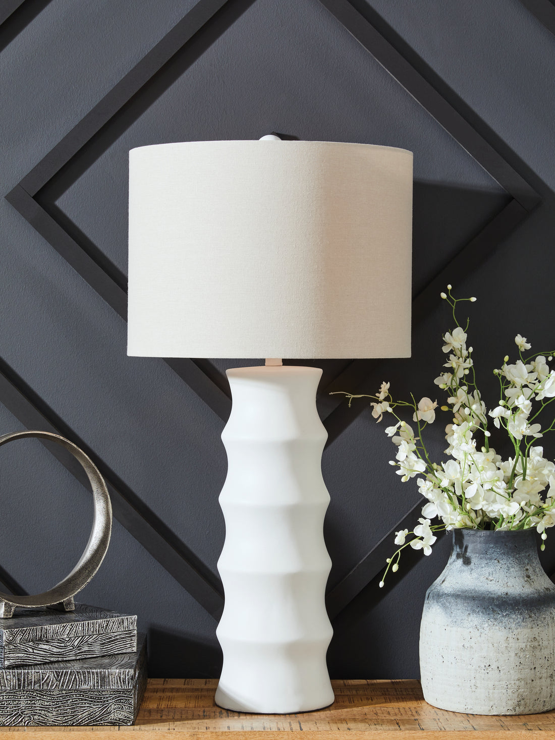 Veraleigh White Table Lamp - L235854