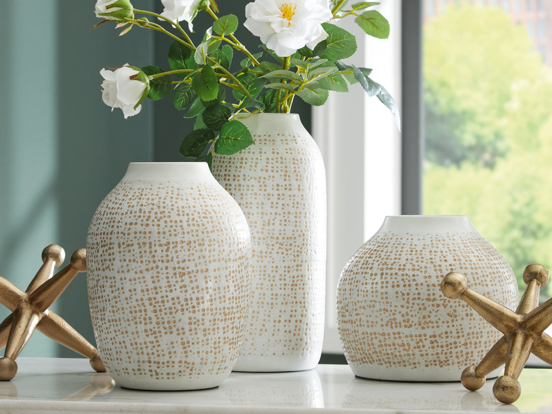 Vinburn White/Gold Finish Accessory Set (Set of 5) - A2C00213